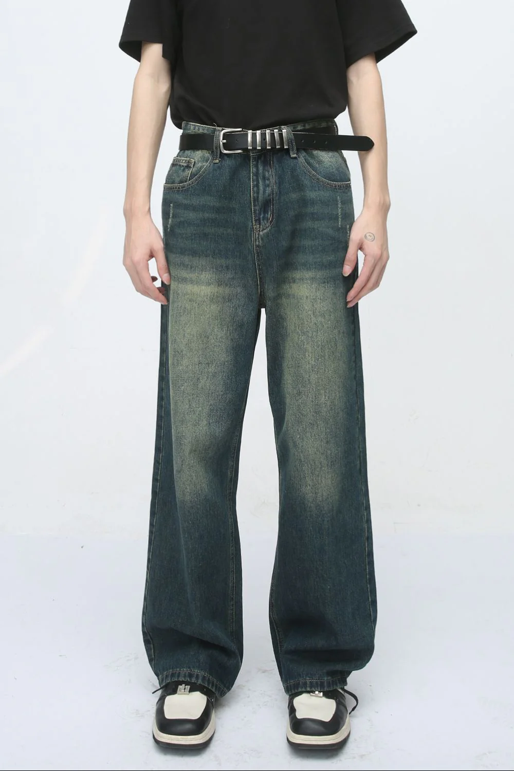 Baggy Jeans with Pockets - Image 4