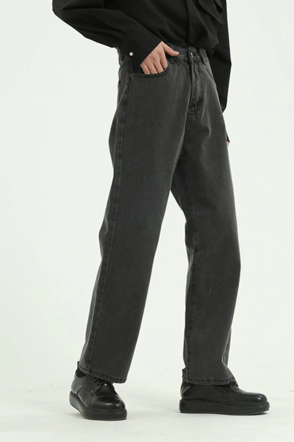 Baggy Jeans with Pockets - Image 2