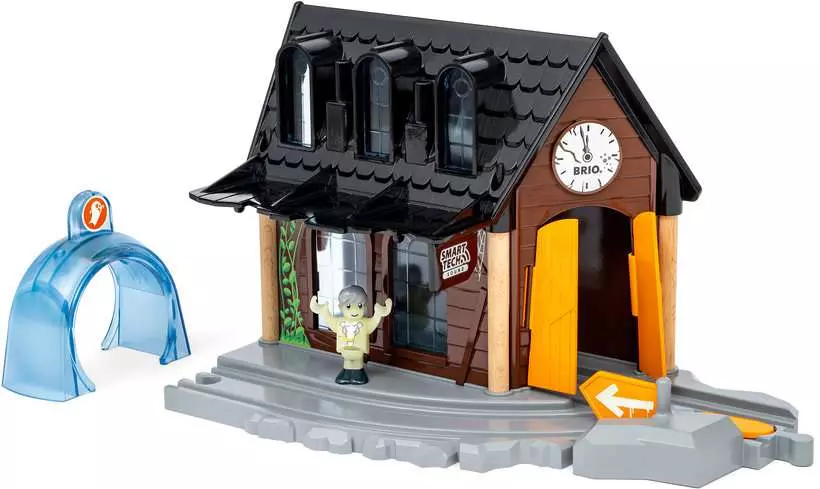 Brio: World Smart Tech Sound Spooky Train Station - Image 2