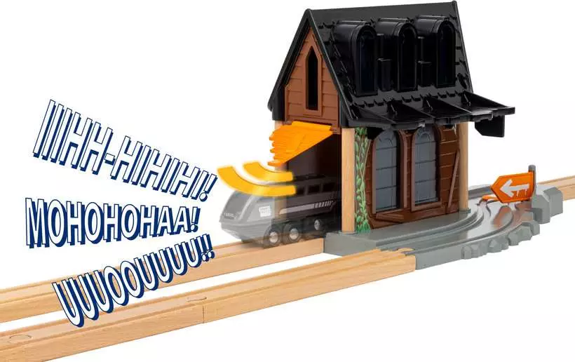 Brio: World Smart Tech Sound Spooky Train Station - Image 6