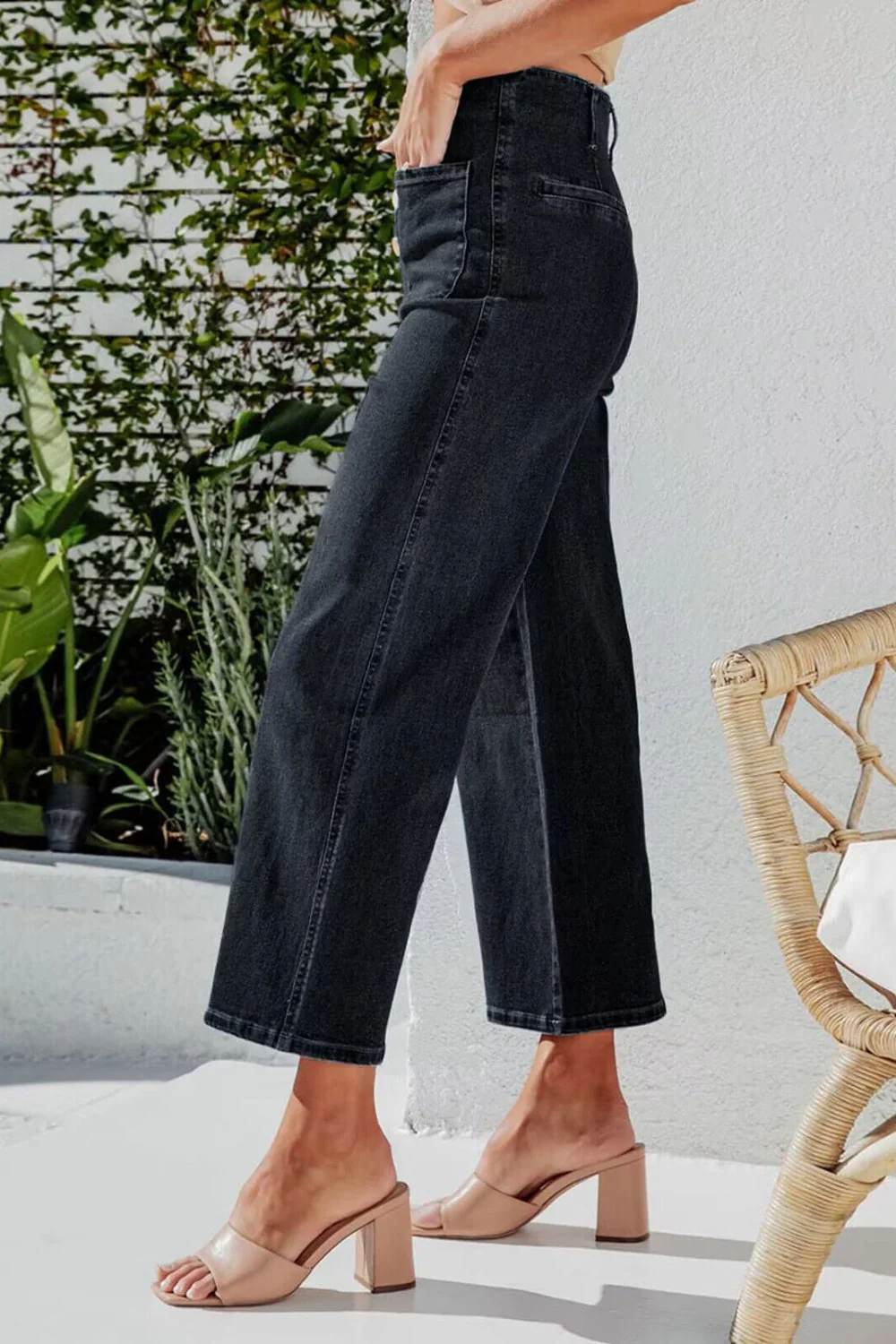 Button Fly Cropped Wide Leg Jeans - Image 10