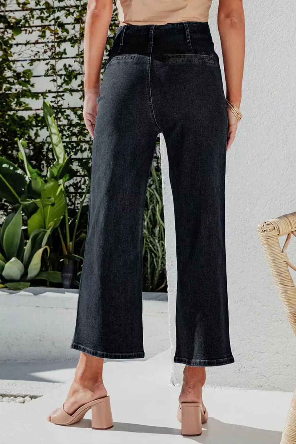 Button Fly Cropped Wide Leg Jeans - Image 11