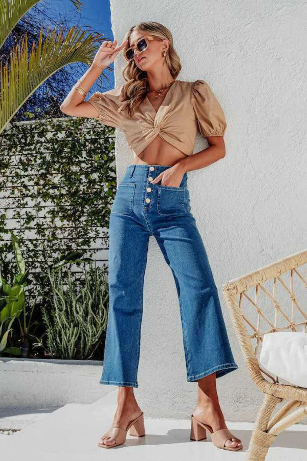 Button Fly Cropped Wide Leg Jeans - Image 4