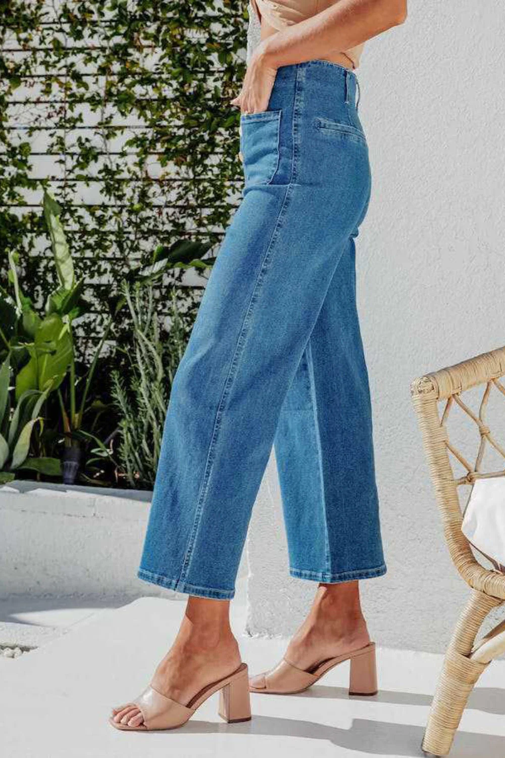 Button Fly Cropped Wide Leg Jeans - Image 6
