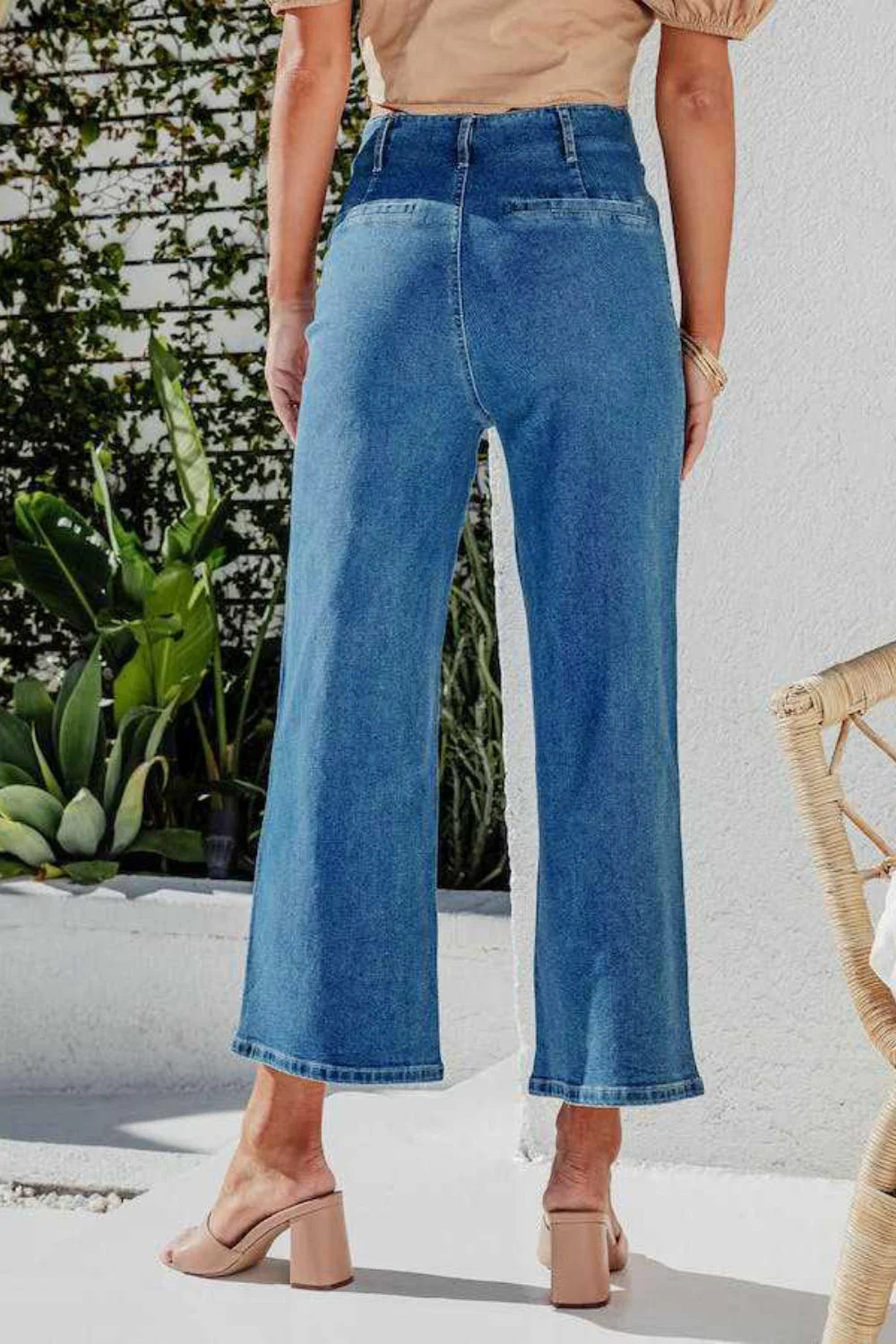 Button Fly Cropped Wide Leg Jeans - Image 7