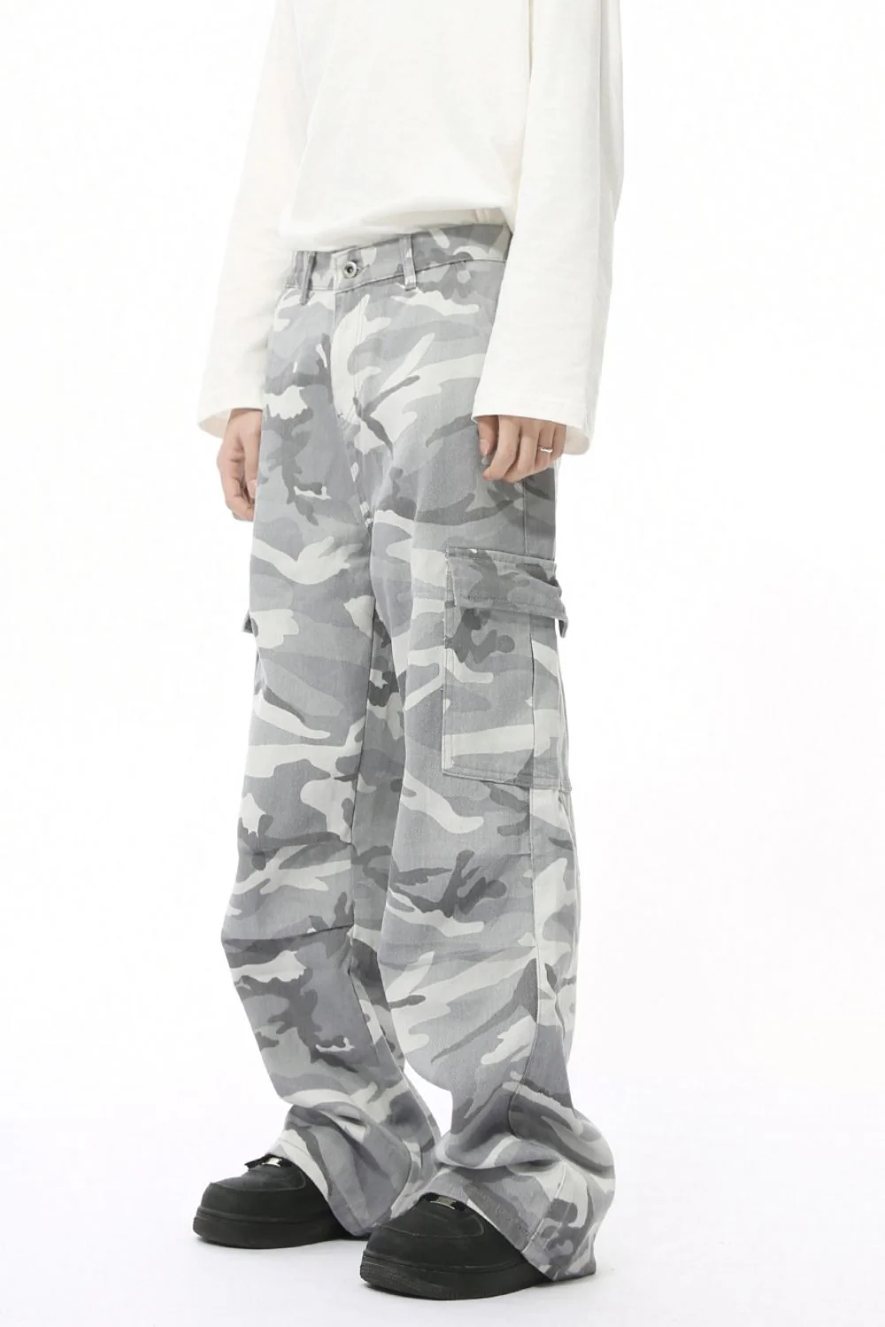 Camouflage Cargo Jeans with Pockets - Image 2