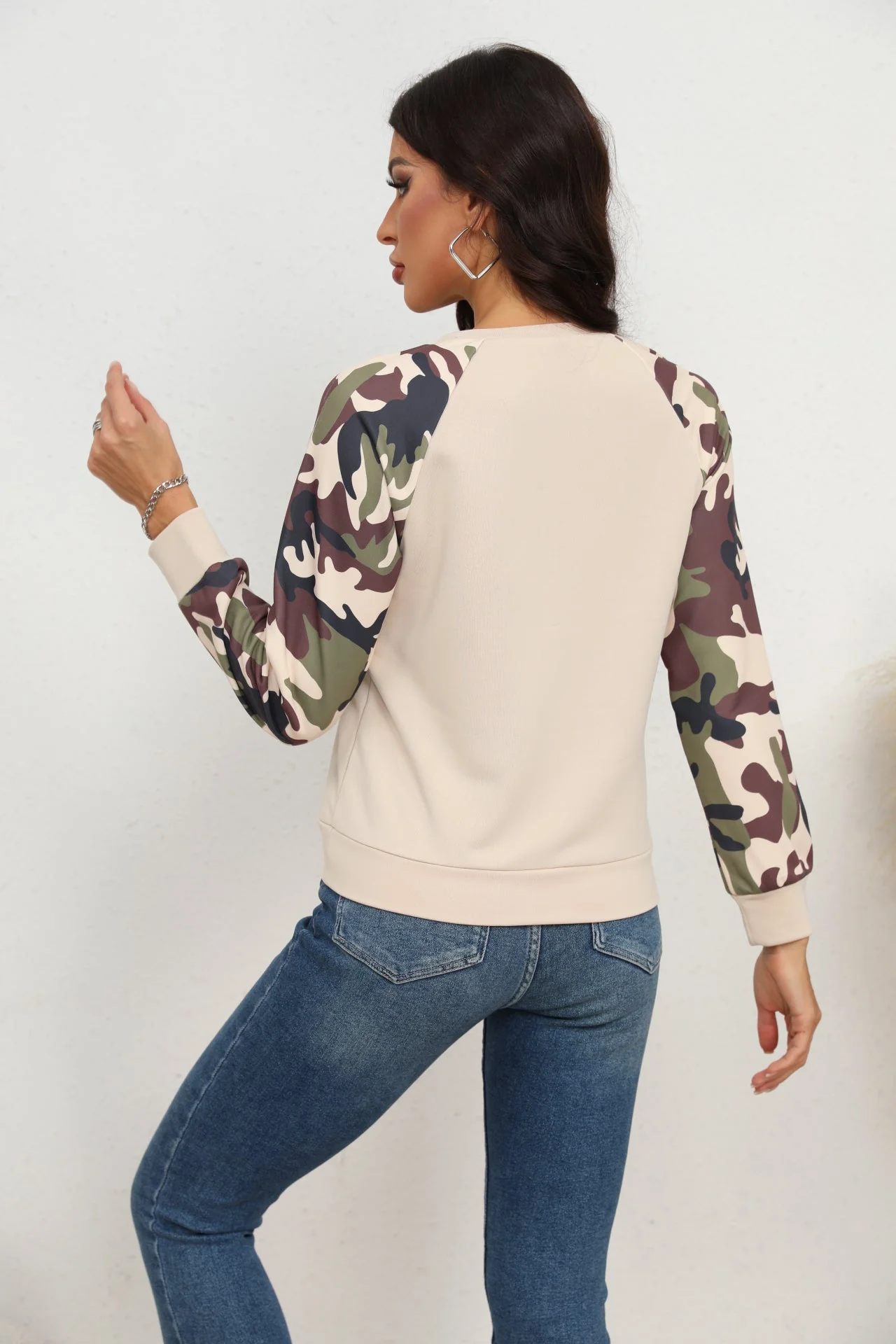 Camouflage Raglan Sleeve Sweatshirt - Image 2