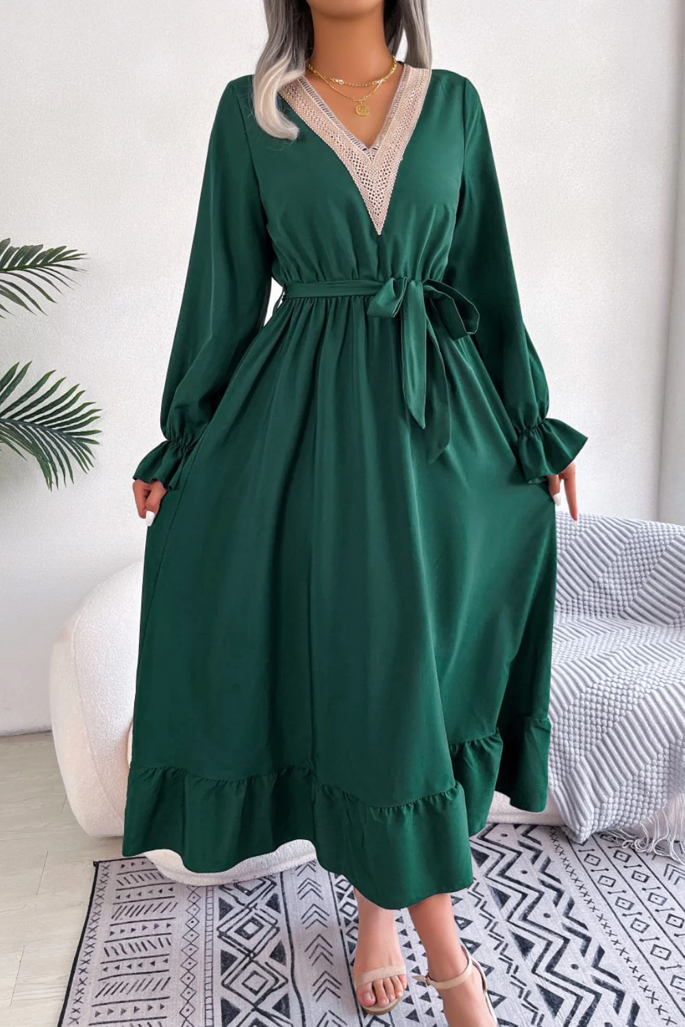 Contrast Belted Flounce Sleeve Dress - Image 4