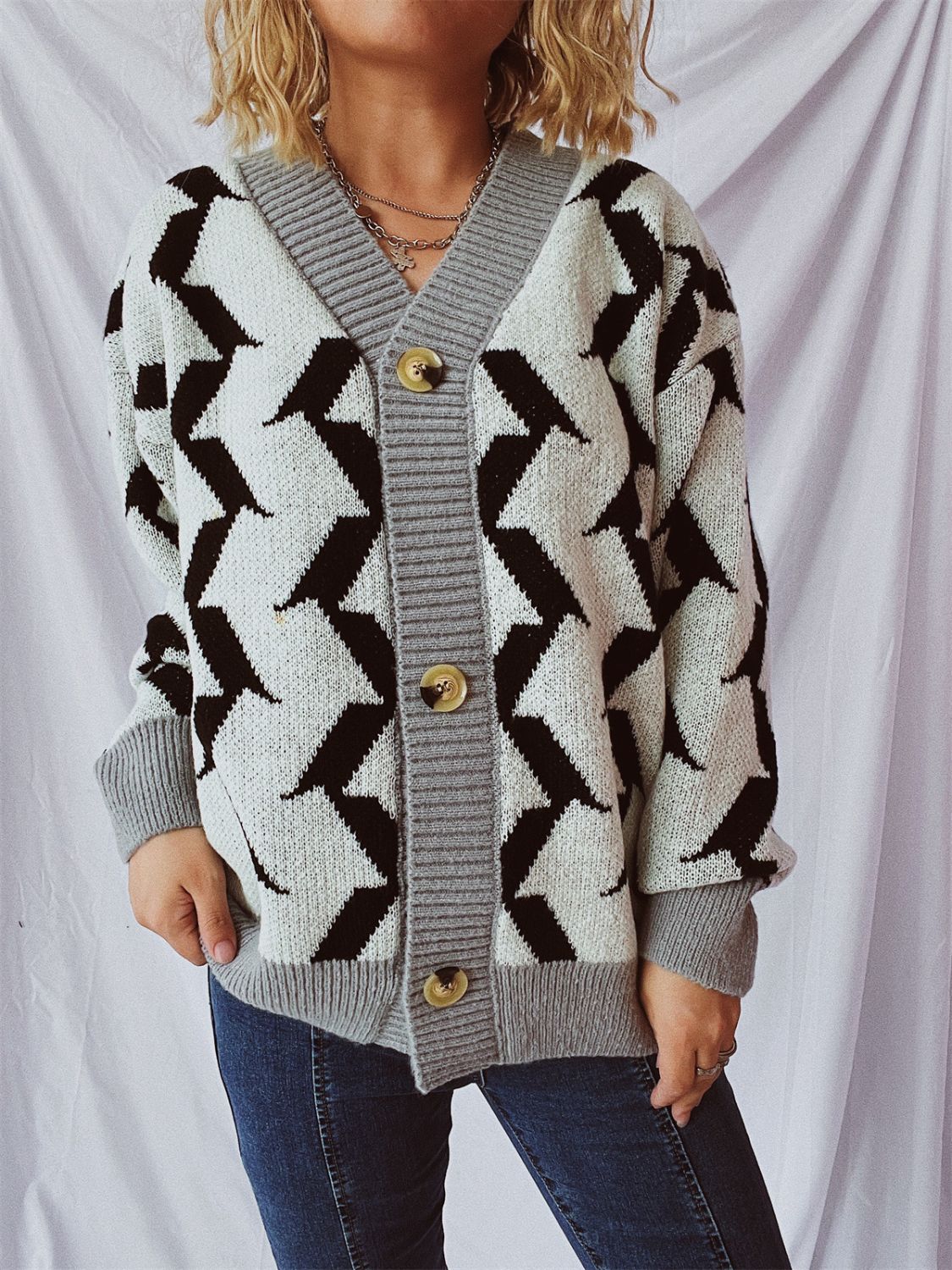 Contrast Trim Geometric V-Neck Long Sleeve Cardigan - Image 10