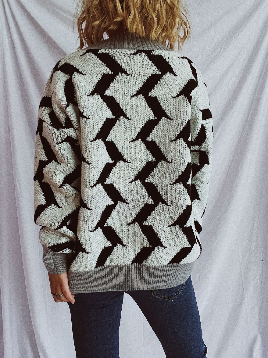 Contrast Trim Geometric V-Neck Long Sleeve Cardigan - Image 11