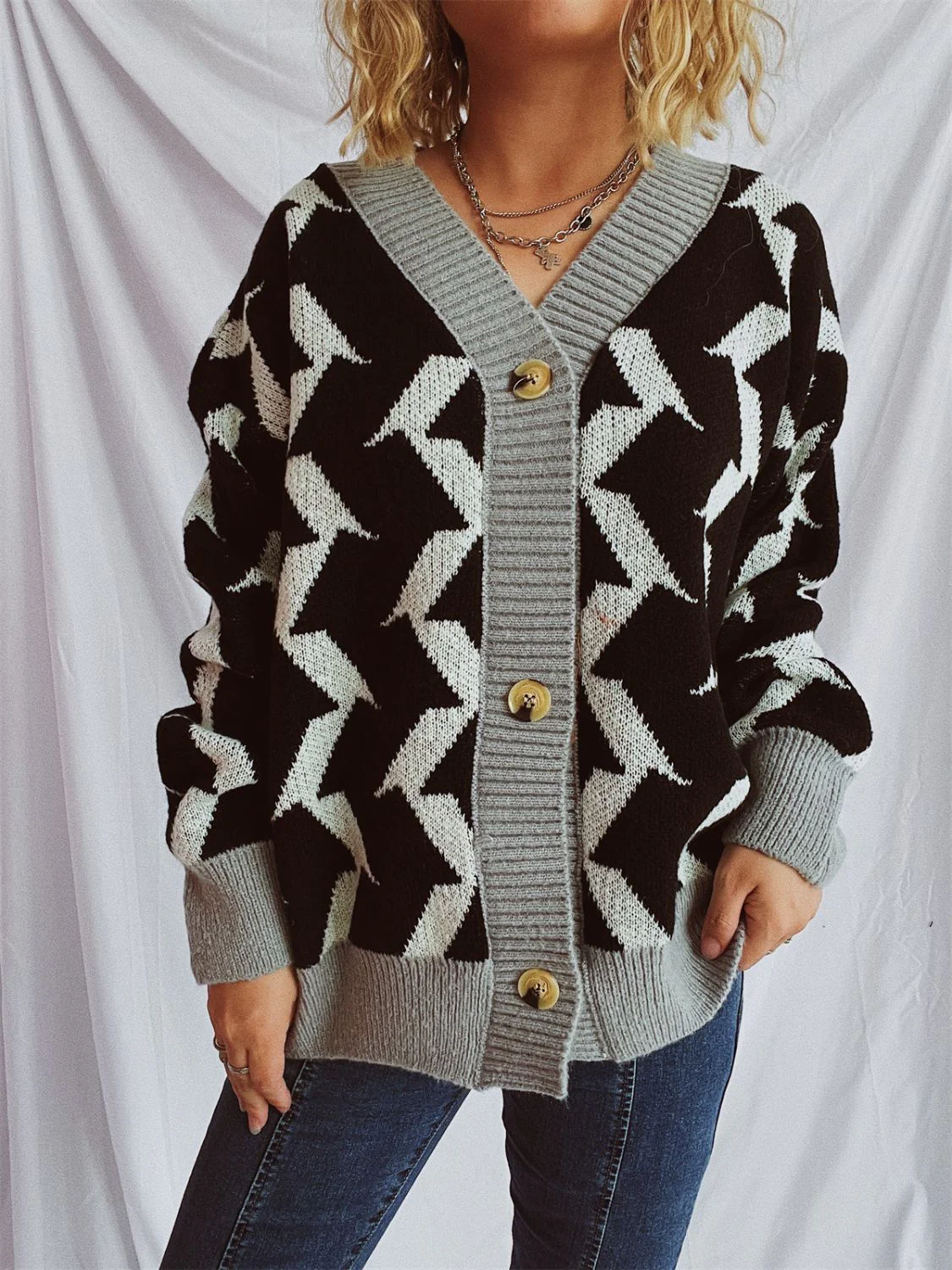 Contrast Trim Geometric V-Neck Long Sleeve Cardigan - Image 7