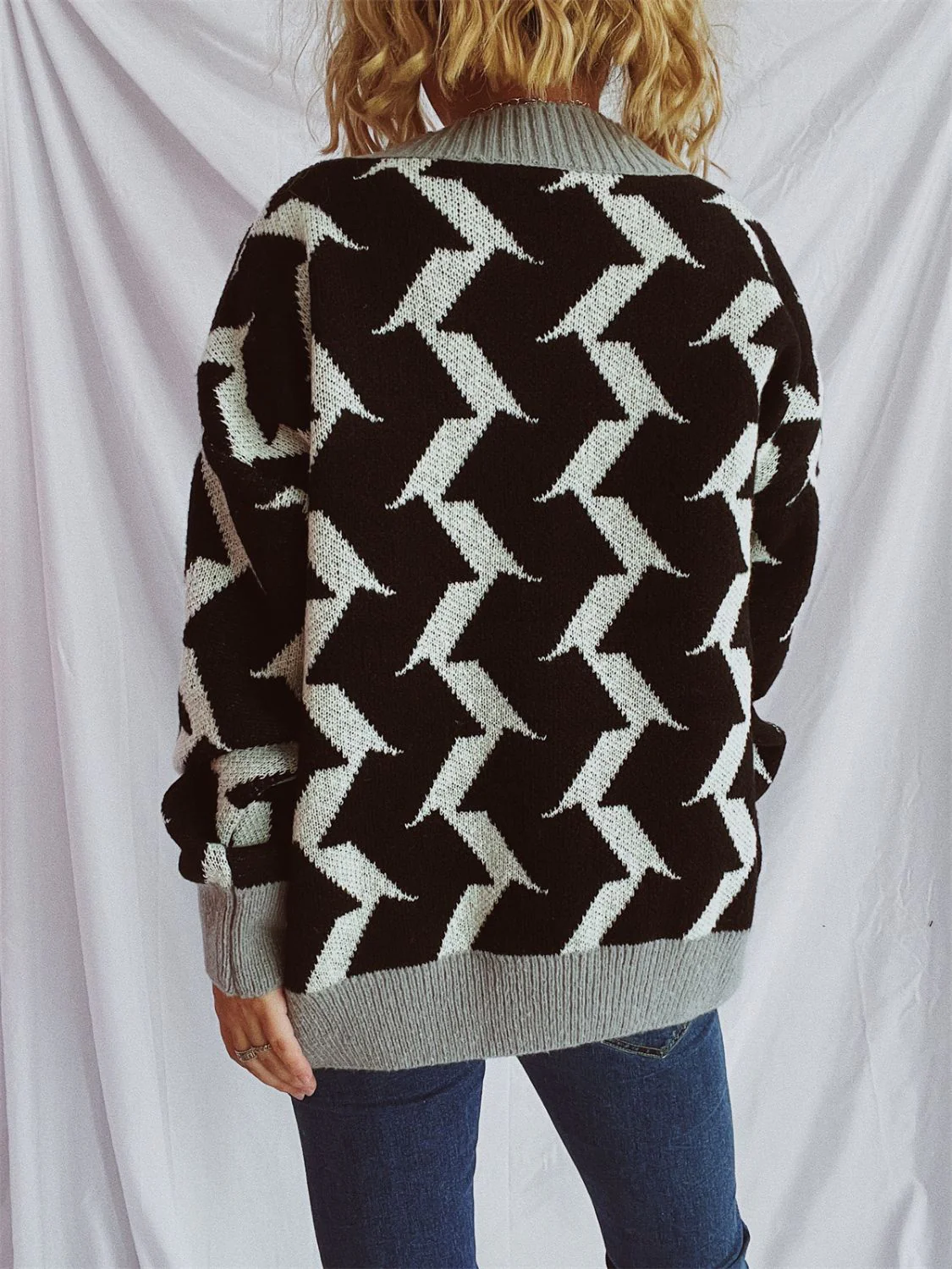 Contrast Trim Geometric V-Neck Long Sleeve Cardigan - Image 8