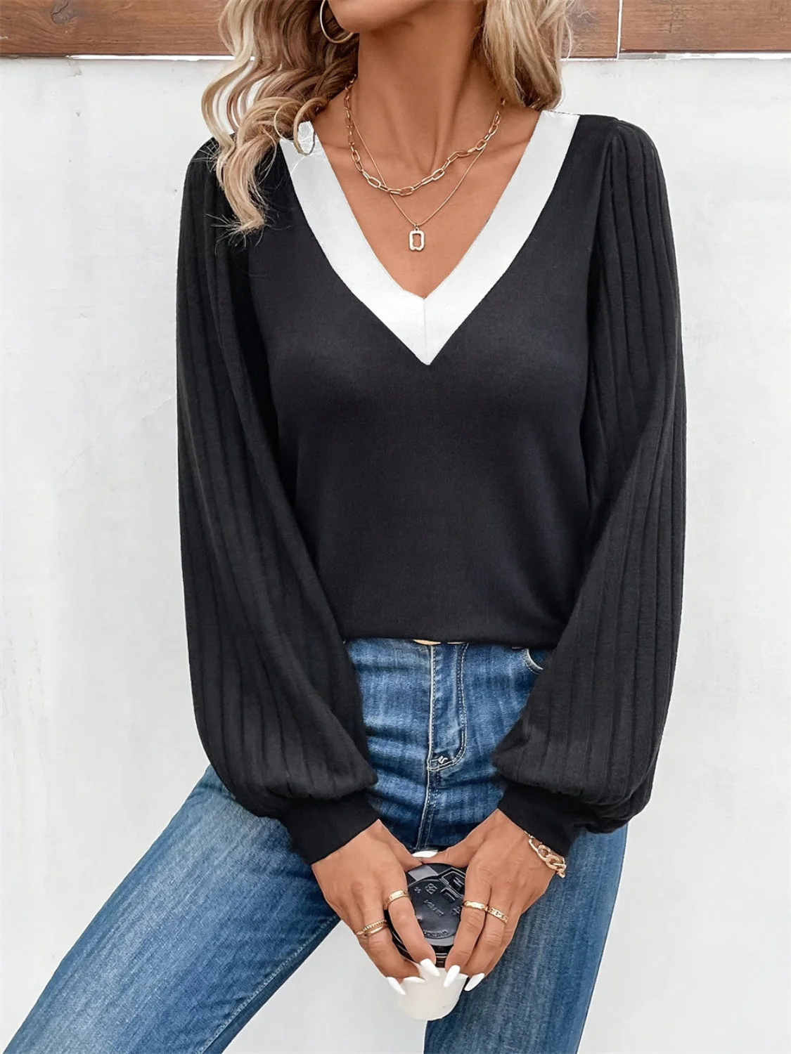 Contrast V-Neck Long Sleeve T-Shirt - Image 5