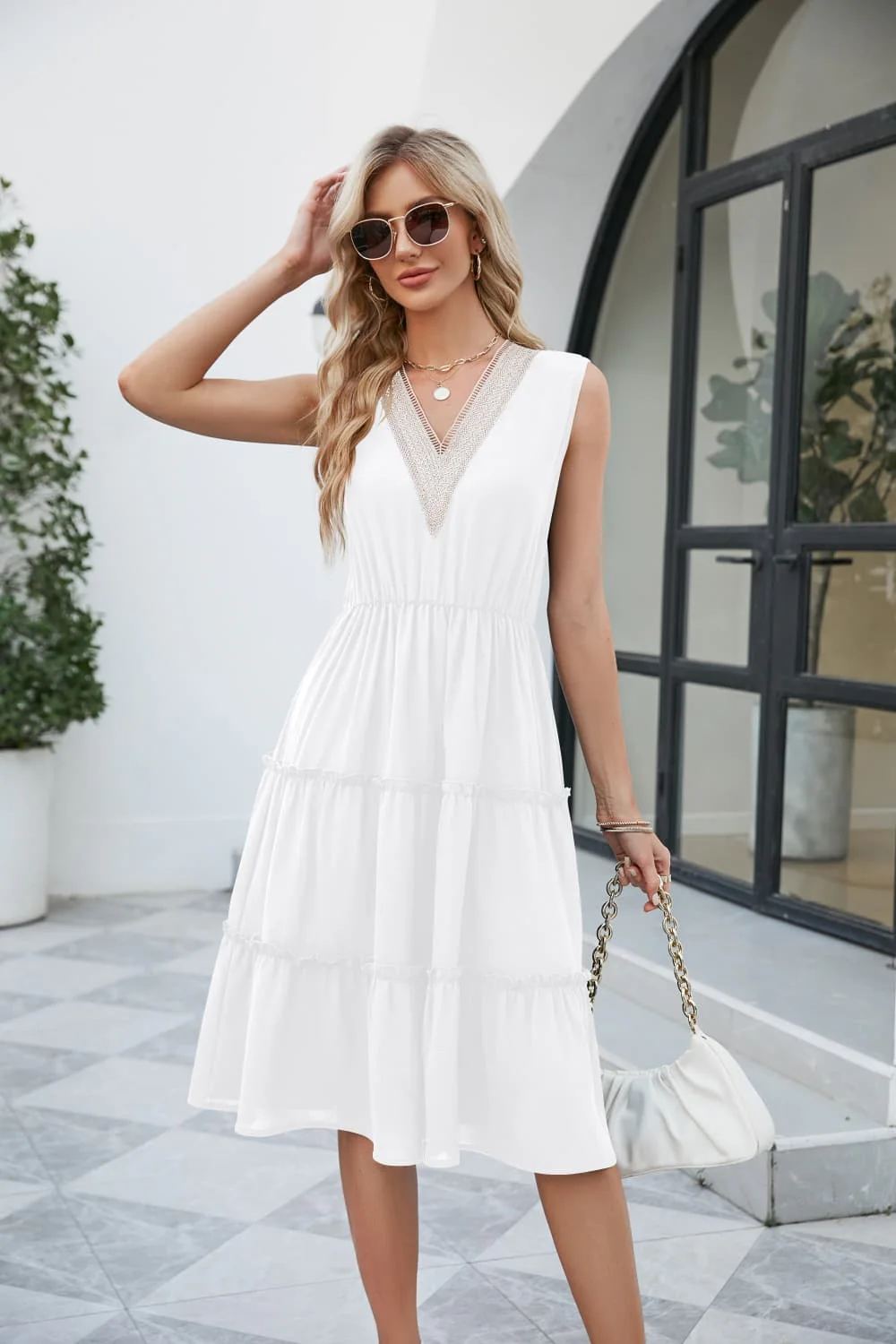 Contrast V-Neck Sleeveless Tiered Dress - Image 10