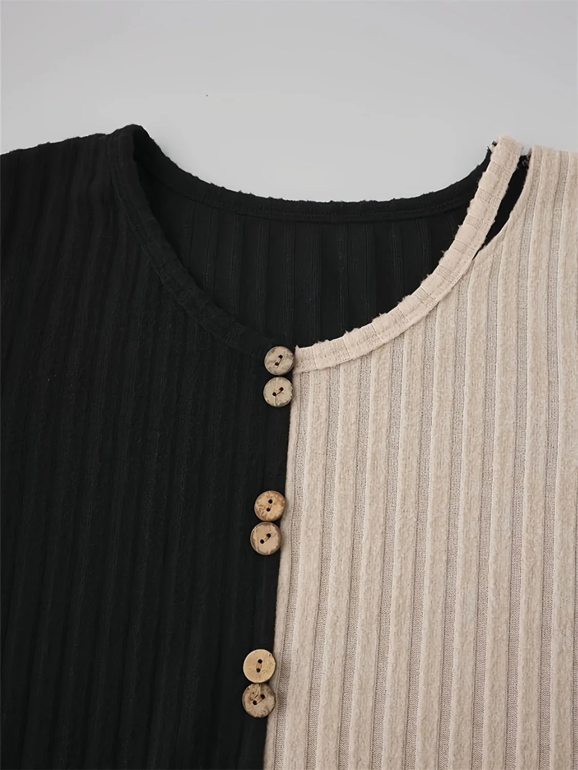 Decorative Button Contrast Round Neck Long Sleeve T-Shirt - Image 4
