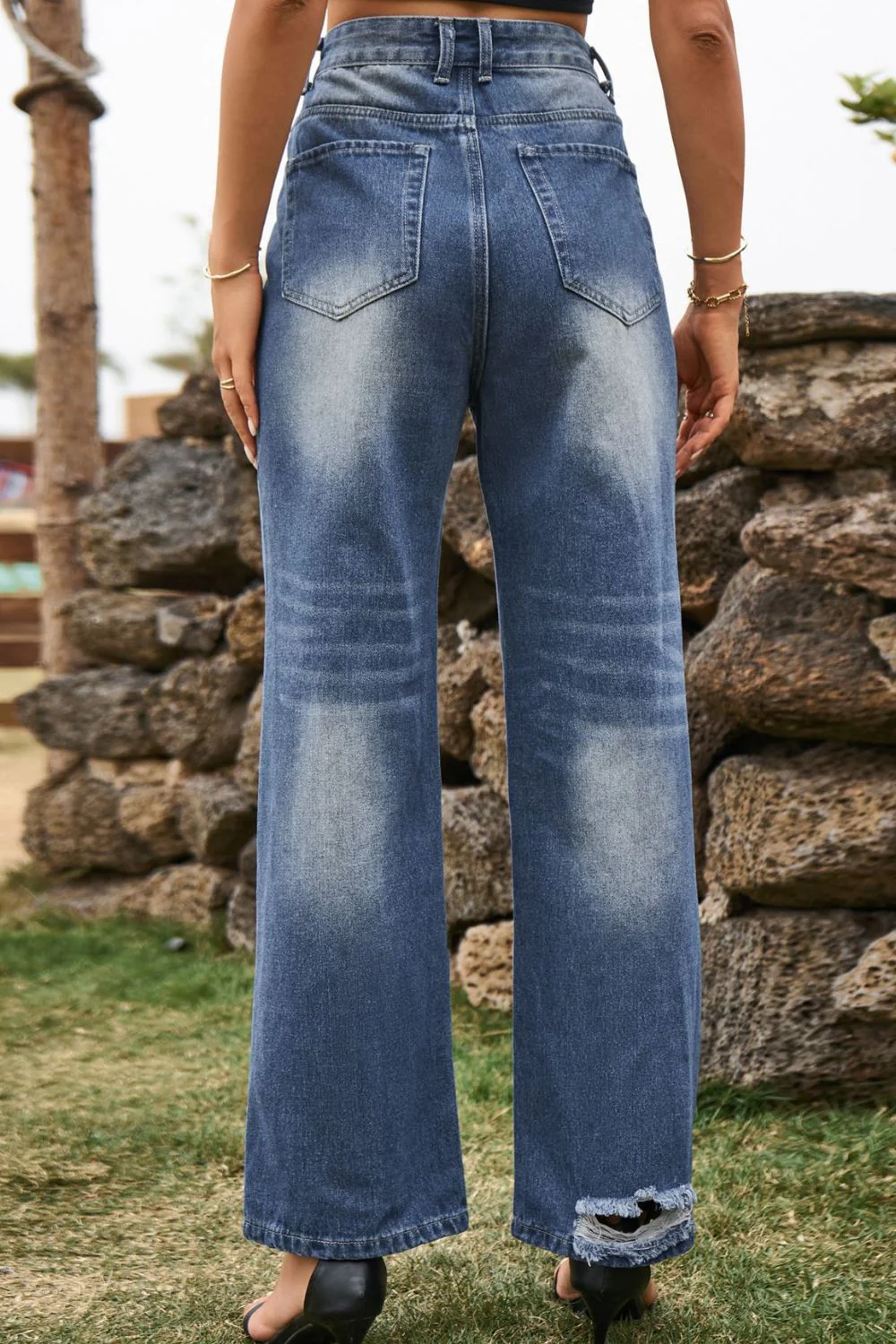 Distressed Buttoned Loose Fit Jeans - Image 2