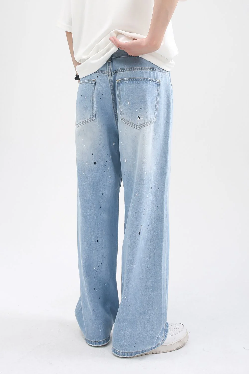 Distressed Jeans with Pockets - Image 3