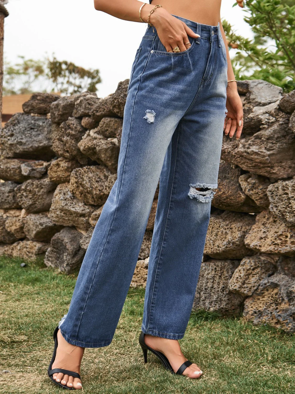 Distressed Jeans with Pockets - Image 4