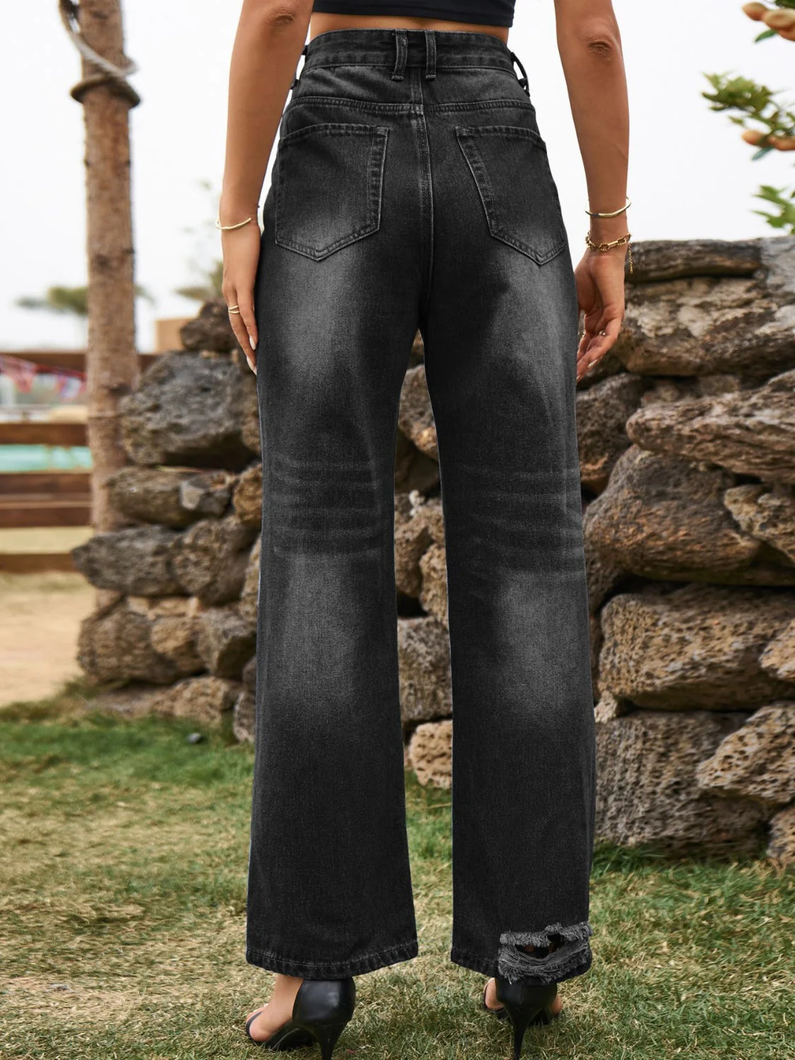Distressed Jeans with Pockets - Image 9
