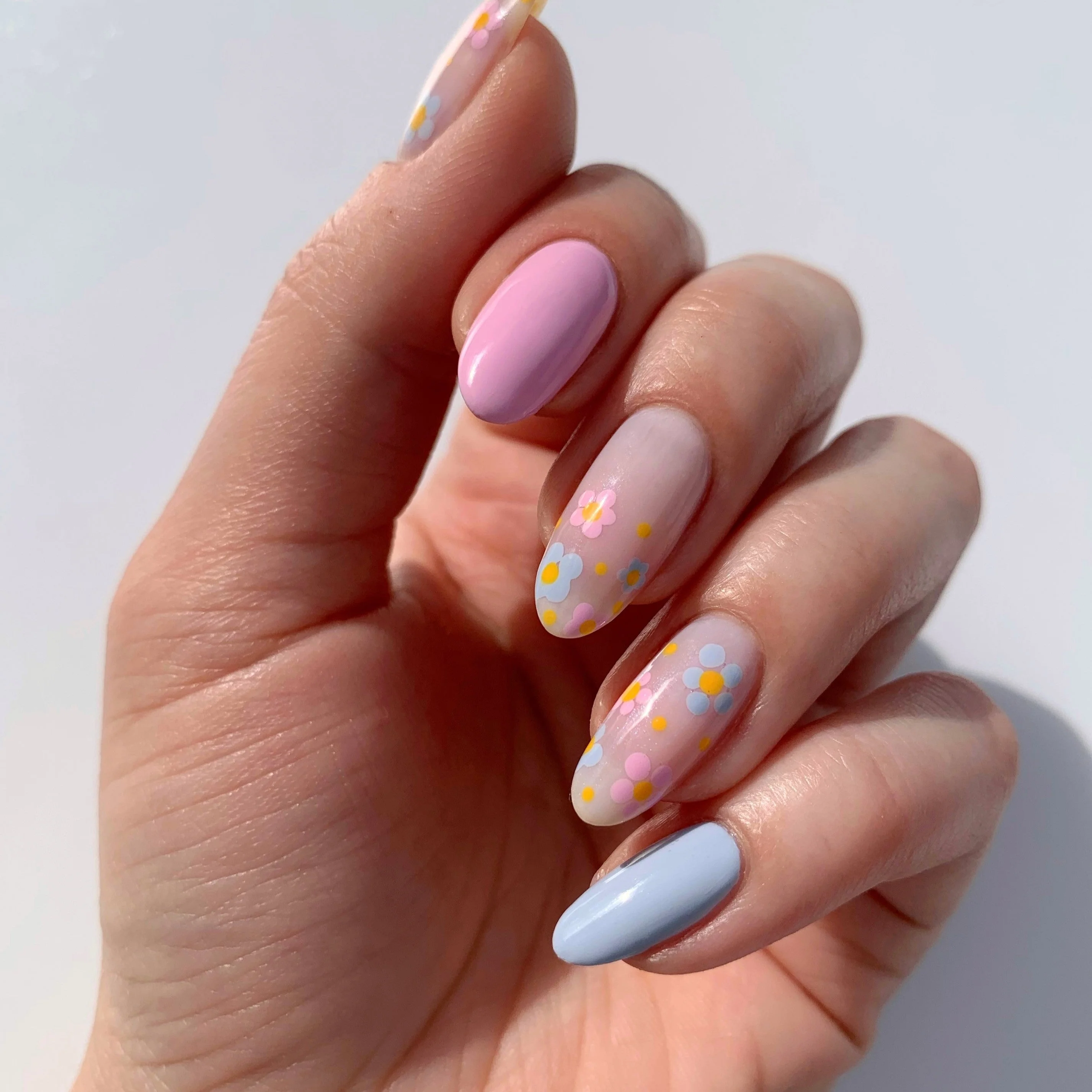 Dot & Detail Nail Art Tool by LONDONTOWN - Image 3