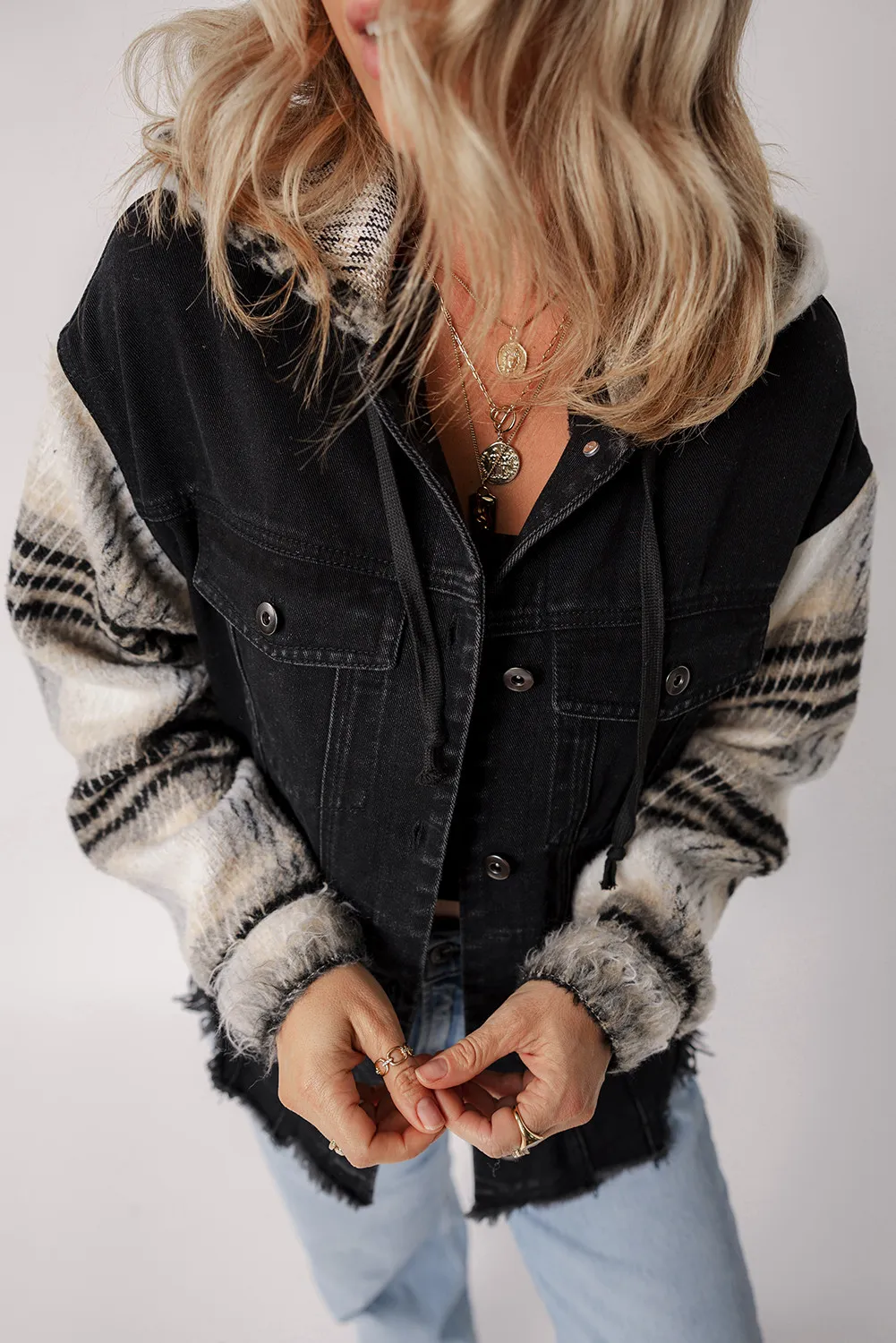 Drawstring Raw Hem Button Up Hooded Denim Jacket - Image 3