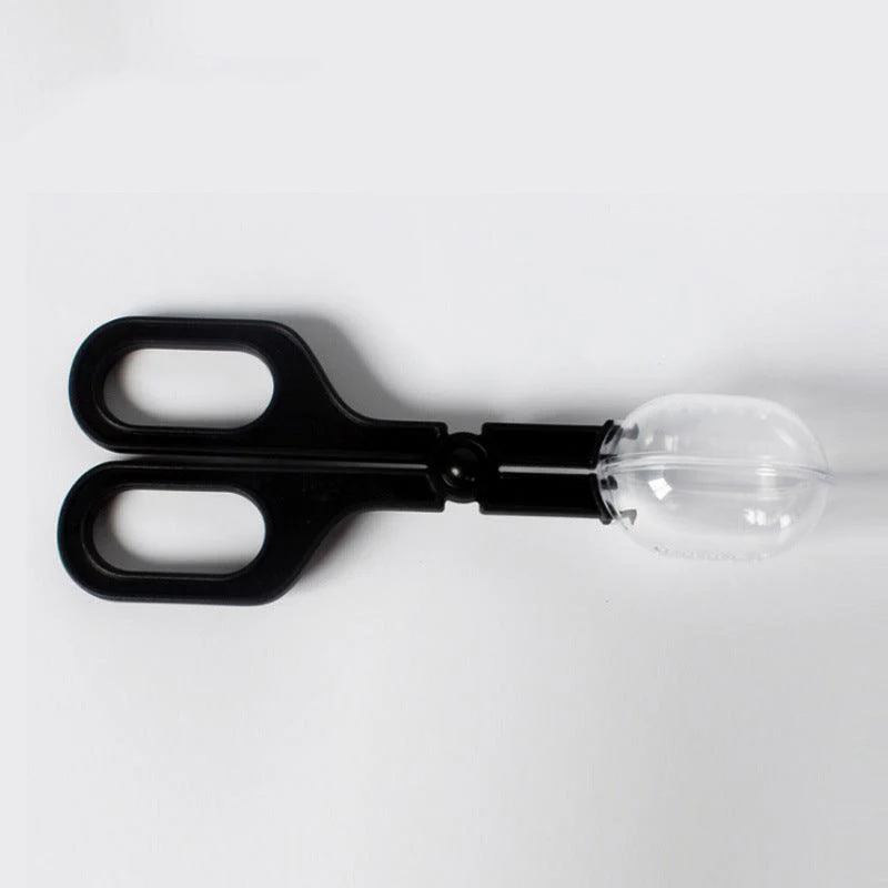 Durable Abs Insect Trap With Scissor Handle - Perfect For Small Pet Feeding And Cleaning by Dog Hugs Cat - Image 3