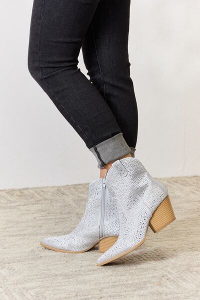 East Lion Corp Rhinestone Ankle Cowboy Boots - Image 4