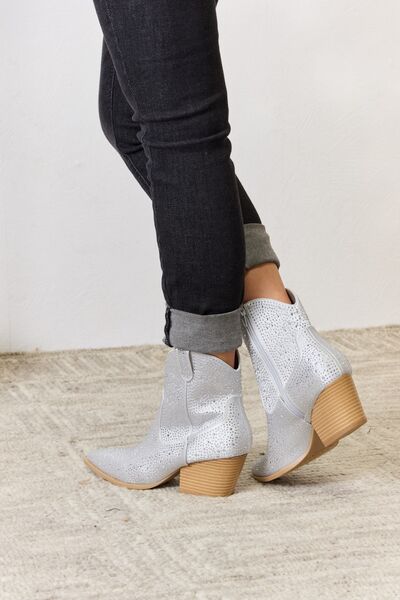 East Lion Corp Rhinestone Ankle Cowboy Boots - Image 5