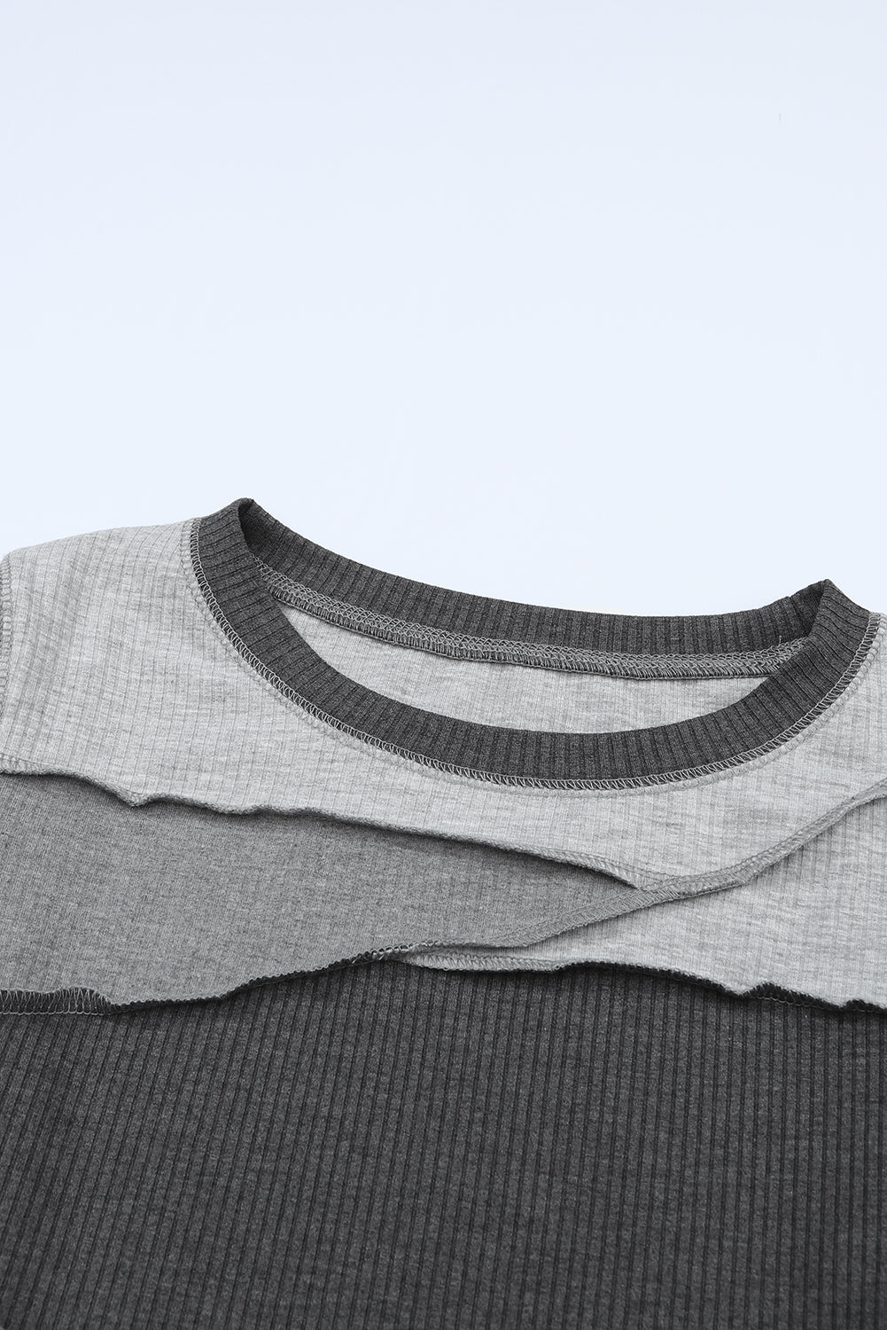 Exposed Seam Contrast Round Neck Long Sleeve T-Shirt - Image 15