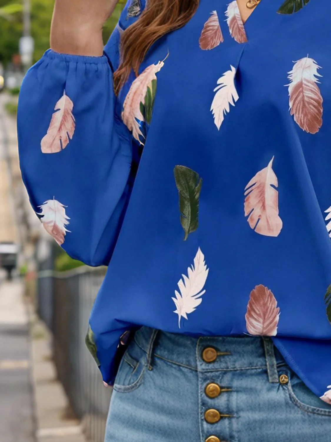 Feather Print Notched Balloon Sleeve Top - Image 17