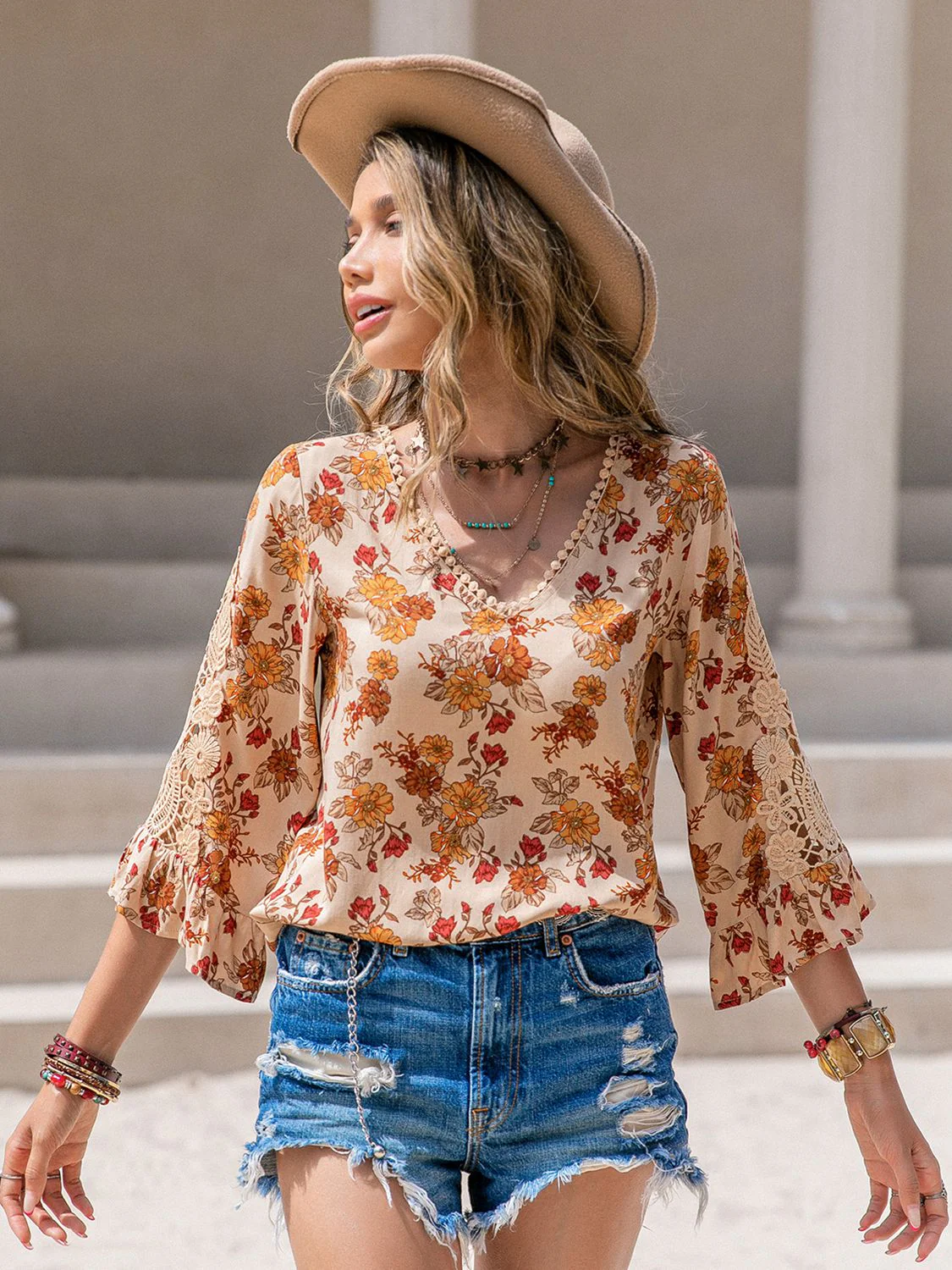 Floral V-Neck Spliced Lace Blouse - Image 4