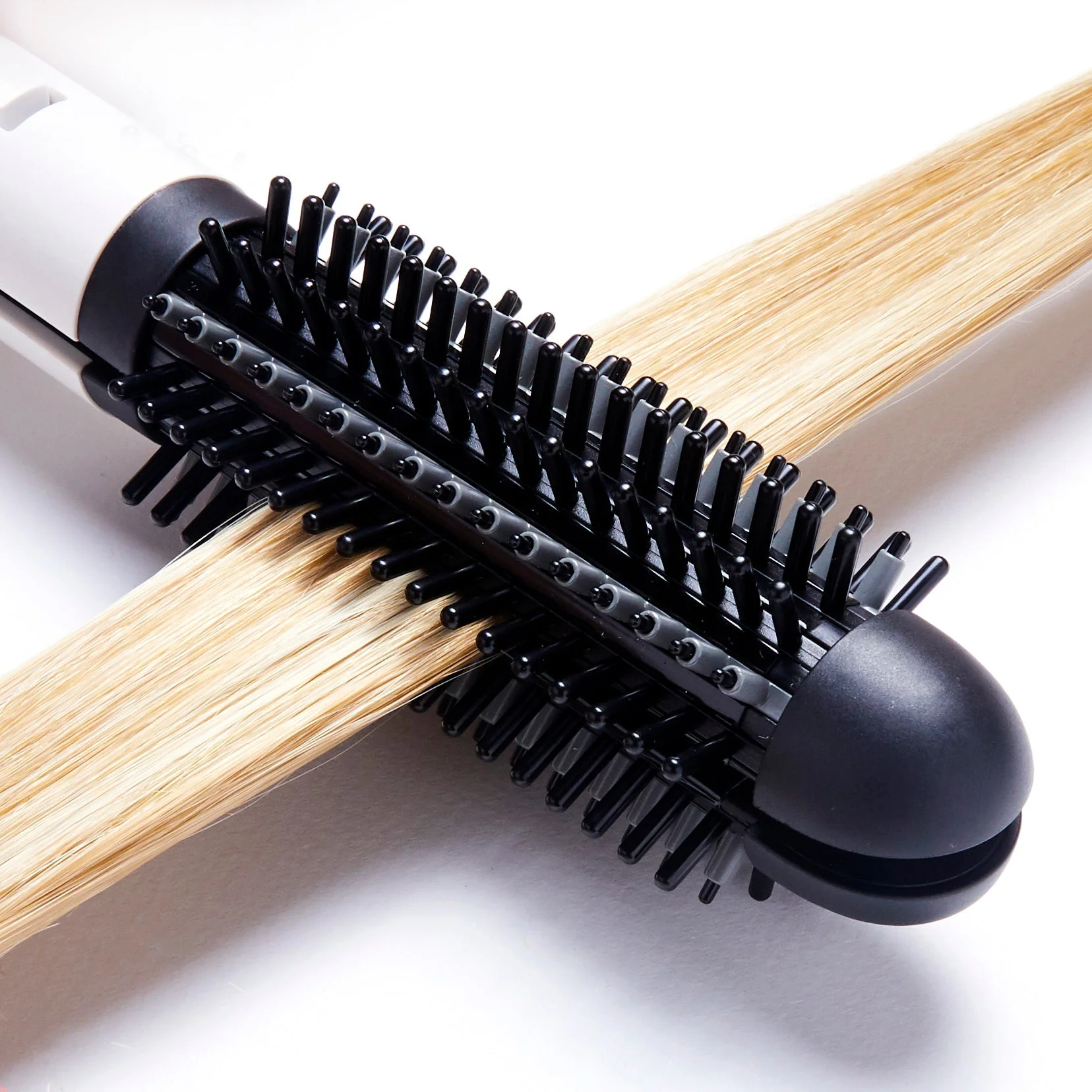 Freestyle Max 1" Straightening Brush and Iron by InStyler - Image 3
