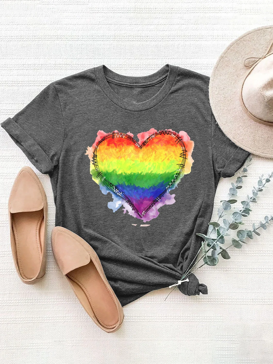 Heart Graphic Round Neck Short Sleeve T-Shirt - Image 4