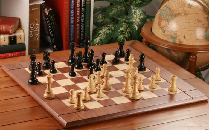 Heirloom Club Chess Set by Chess House - Image 7