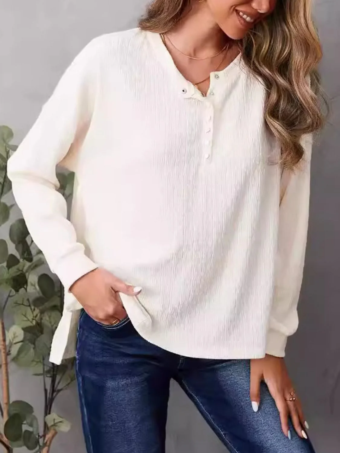 High-Low Quarter Snap Round Neck T-Shirt - Image 3
