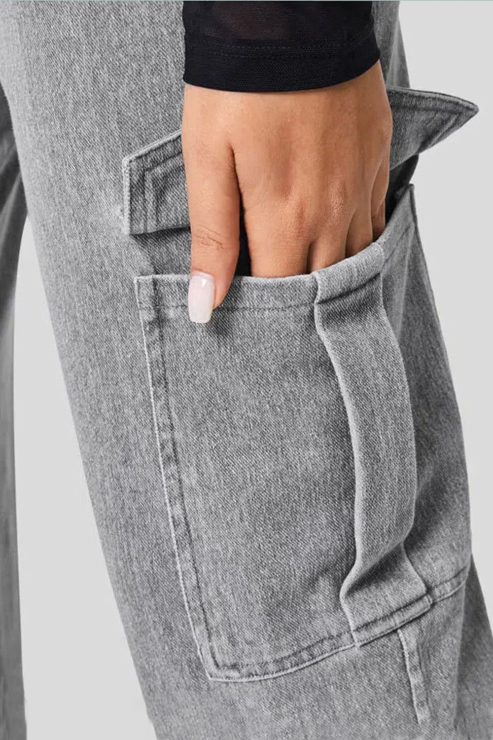 High Waist Straight Leg Cargo Jeans - Image 4