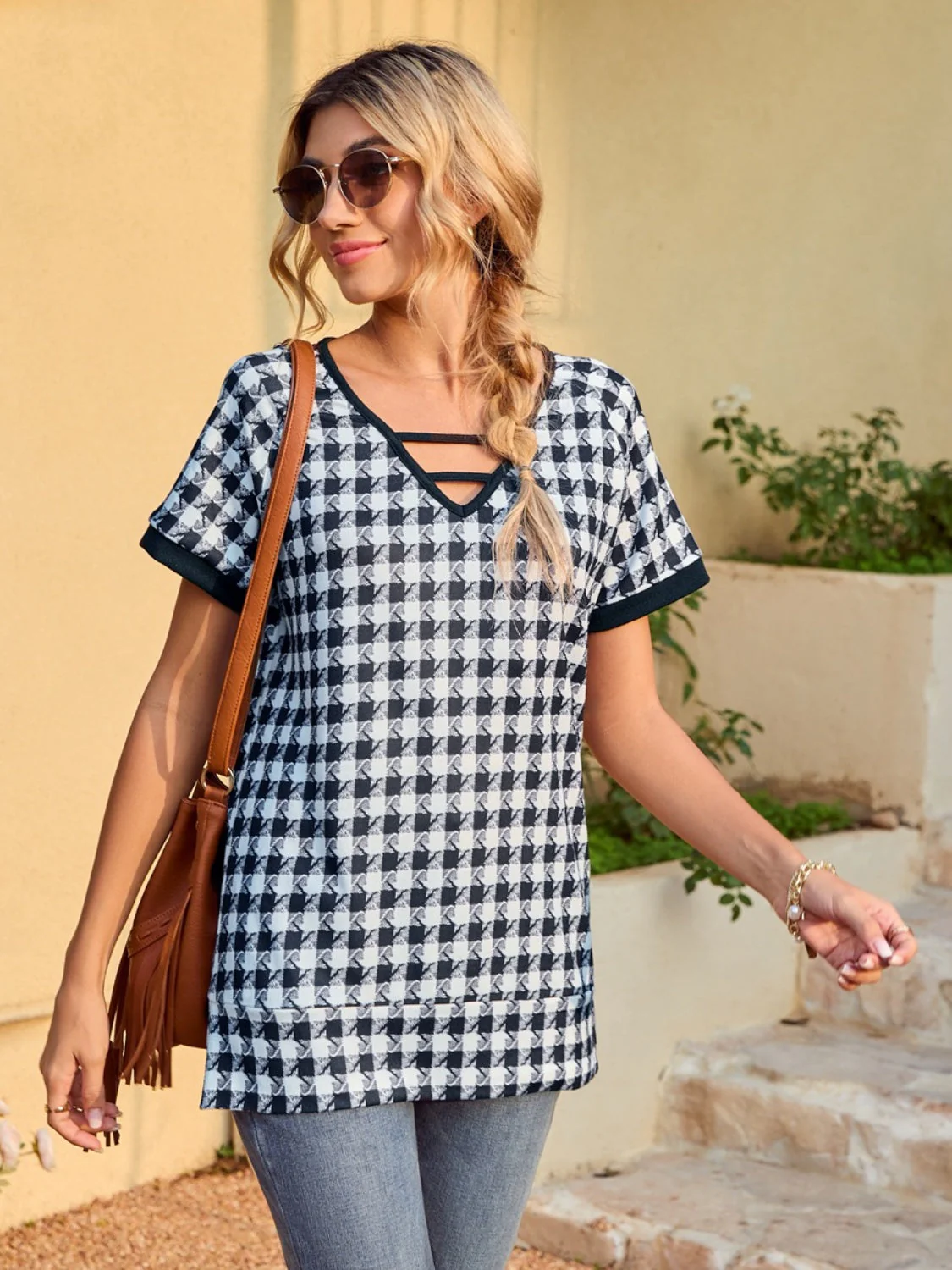 Houndstooth V-Neck Short Sleeve T-Shirt - Image 3