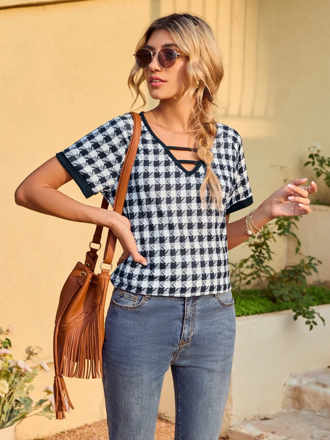 Houndstooth V-Neck Short Sleeve T-Shirt - Image 6