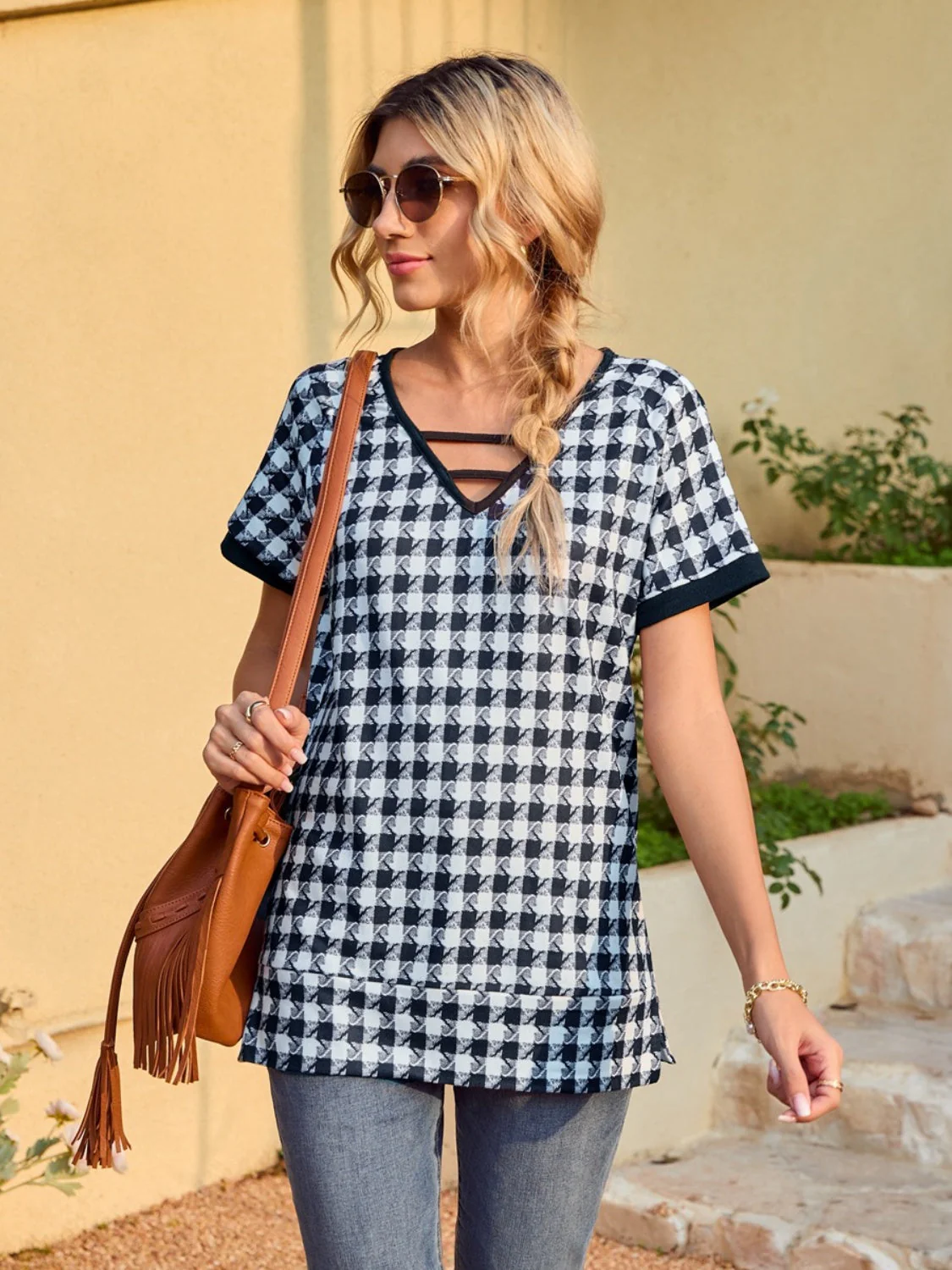 Houndstooth V-Neck Short Sleeve T-Shirt - Image 7