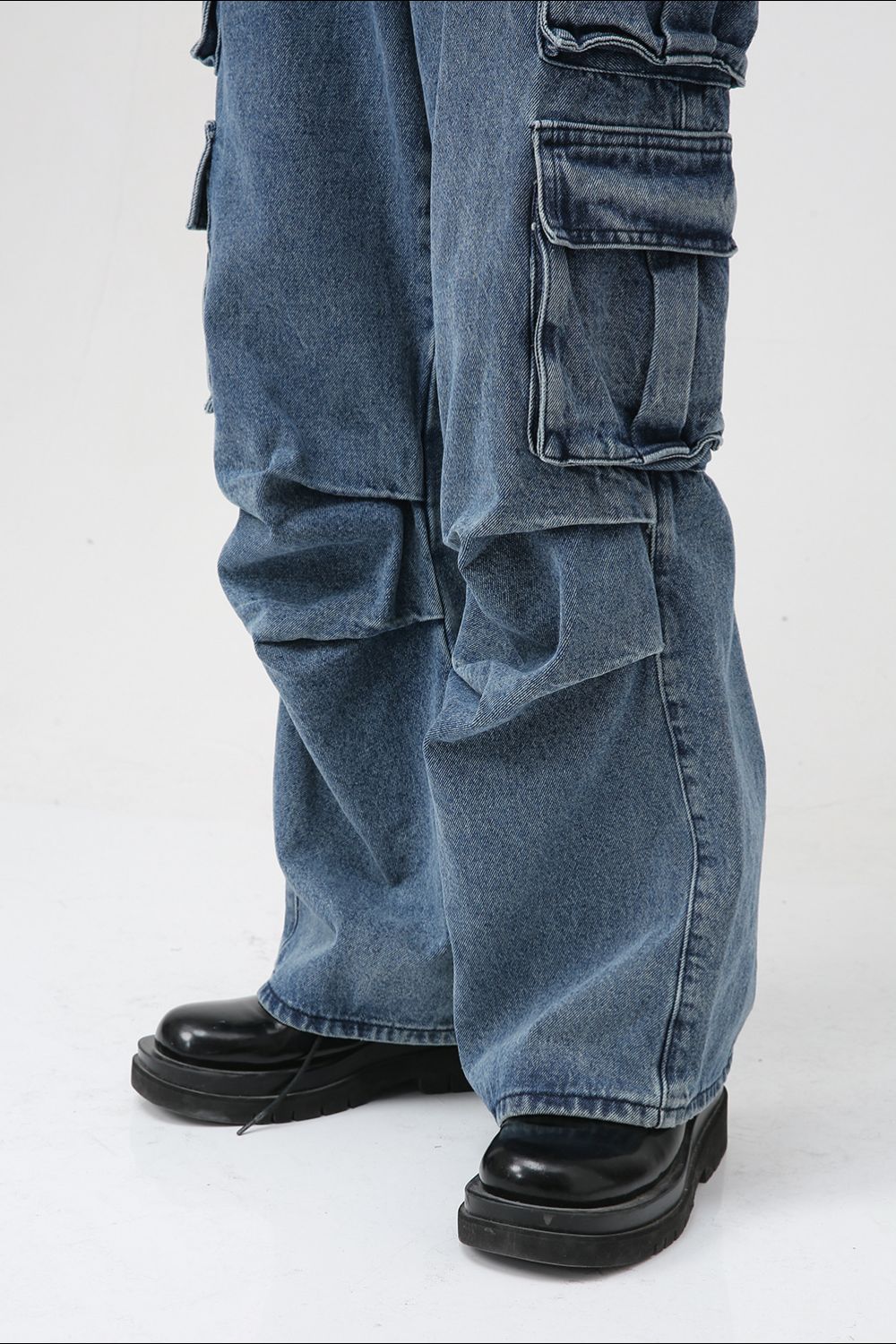 Jeans with Cargo Pockets - Image 4