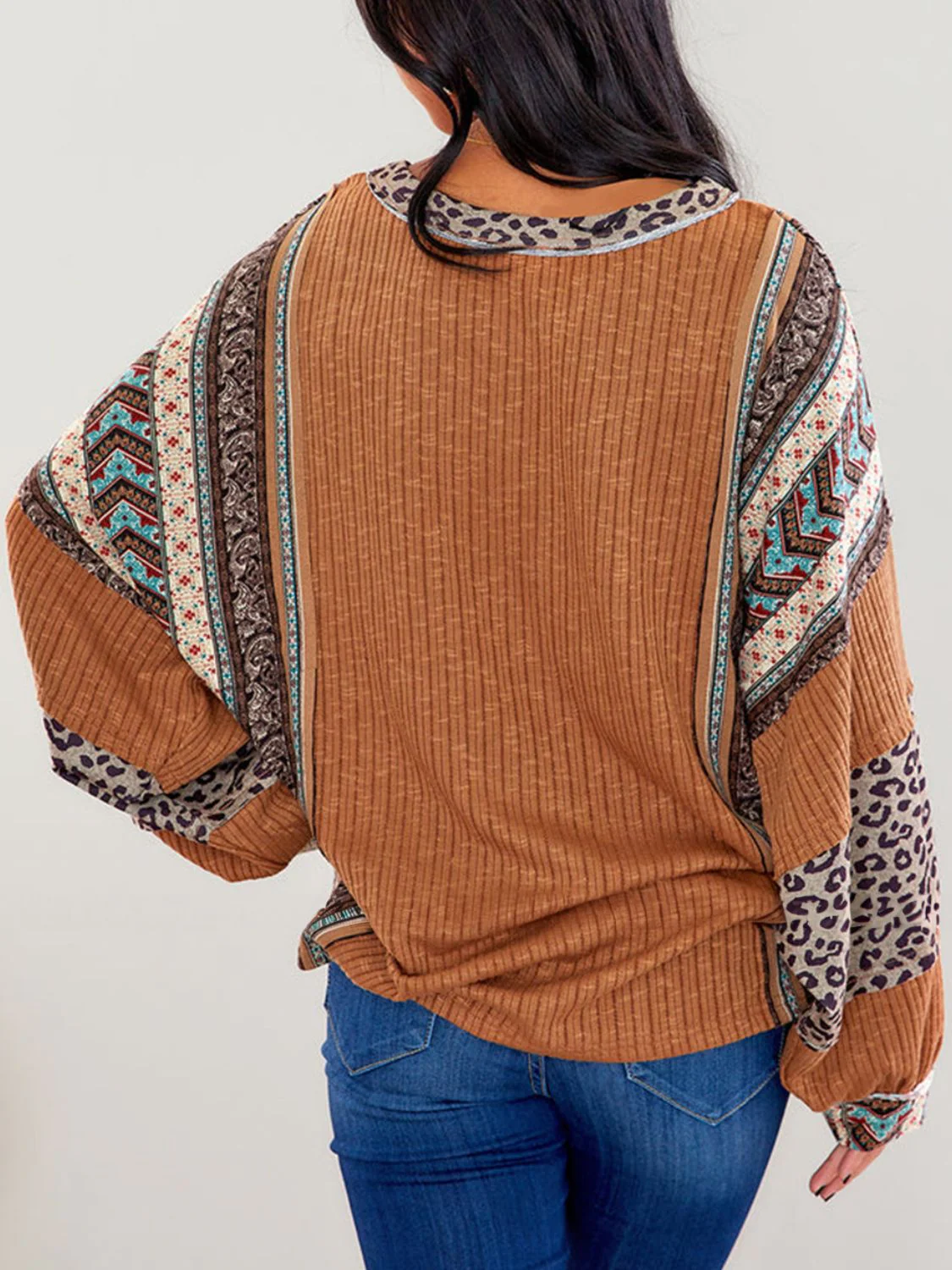 Leopard Round Neck Long Sleeve Sweatshirt - Image 7