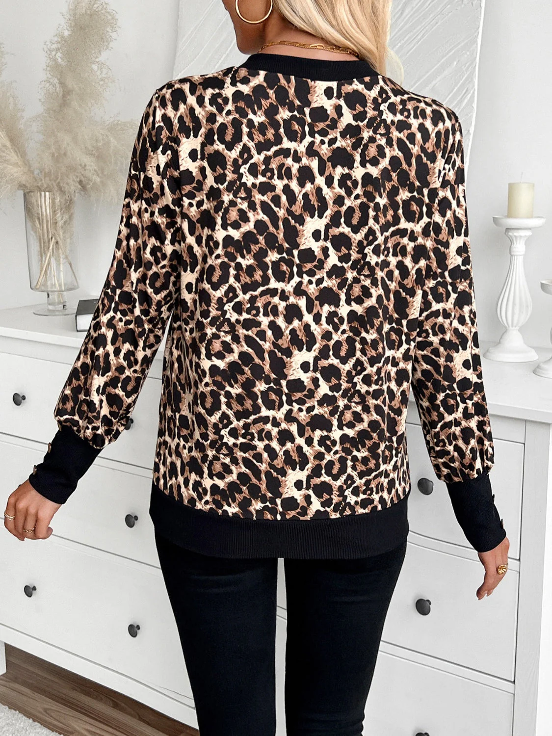 Leopard V-Neck Long Sleeve T-Shirt - Image 4