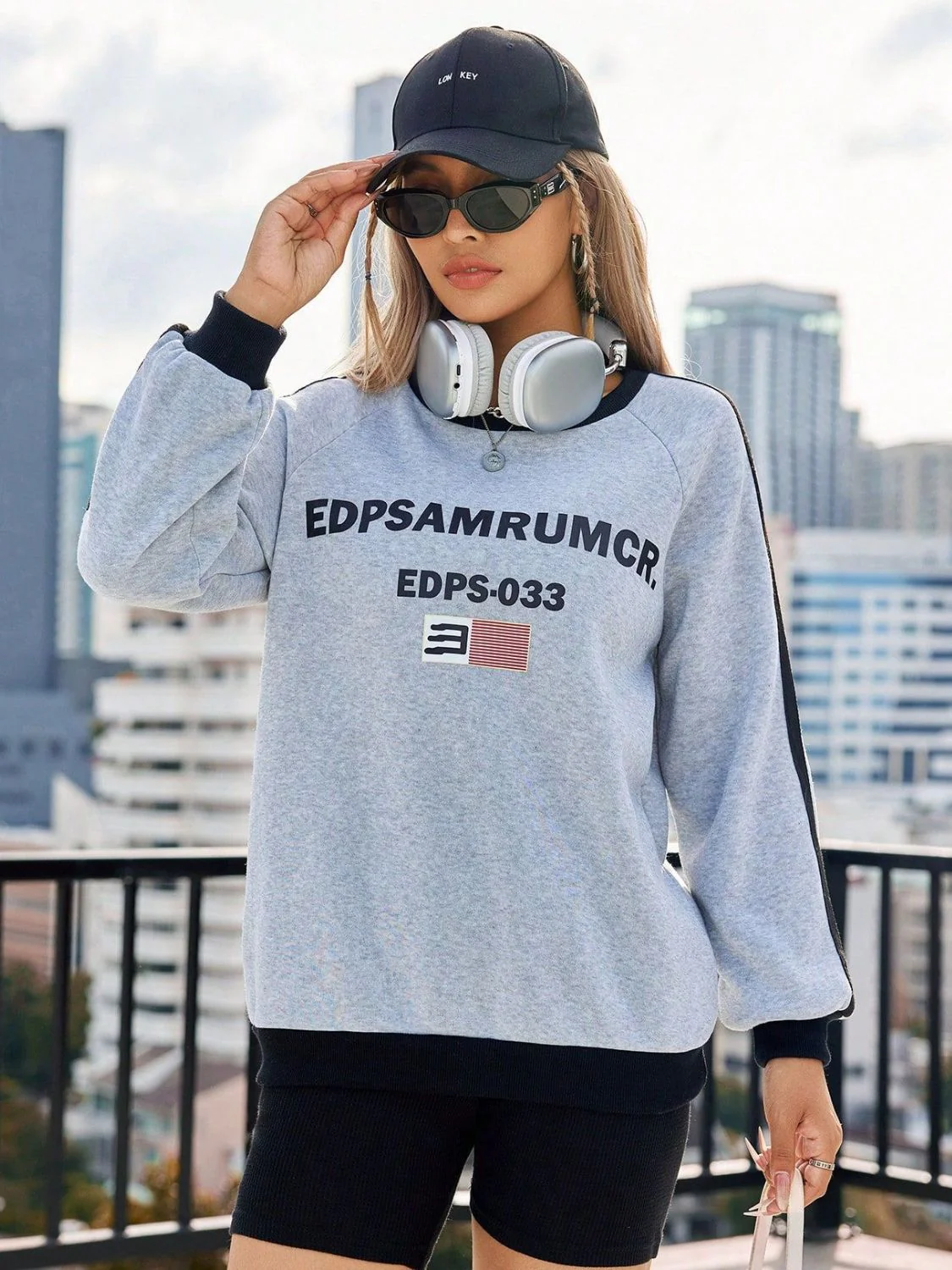 Letter Round Neck Long Sleeve Sweatshirt - Image 4