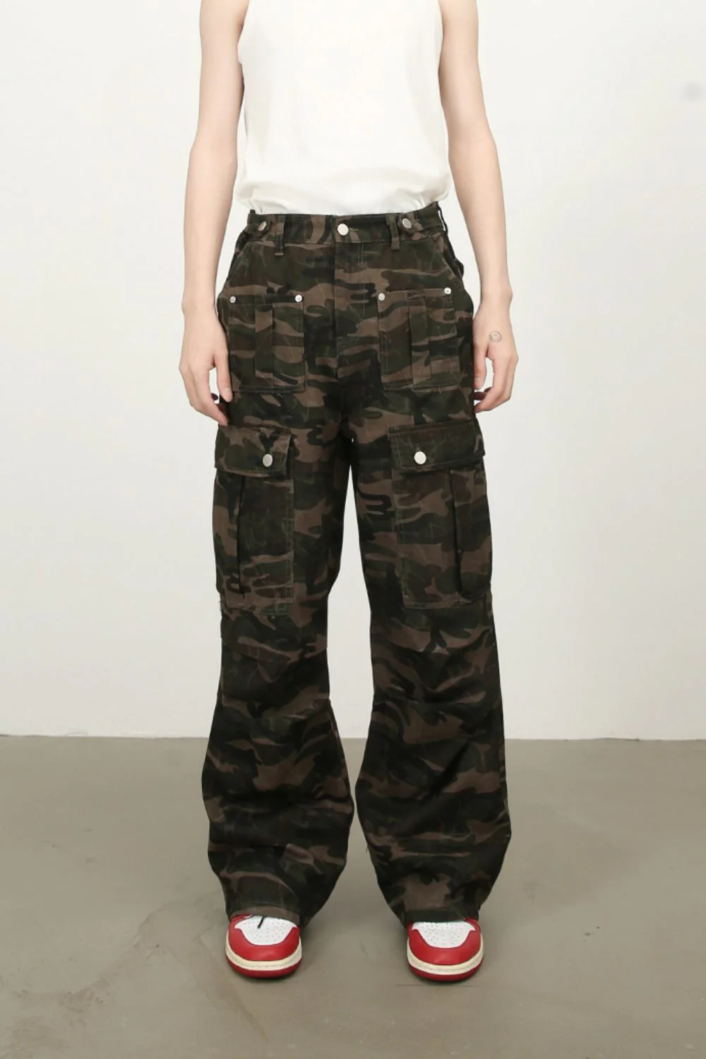 Men's Camouflage Jeans with Cargo Pockets - Image 2