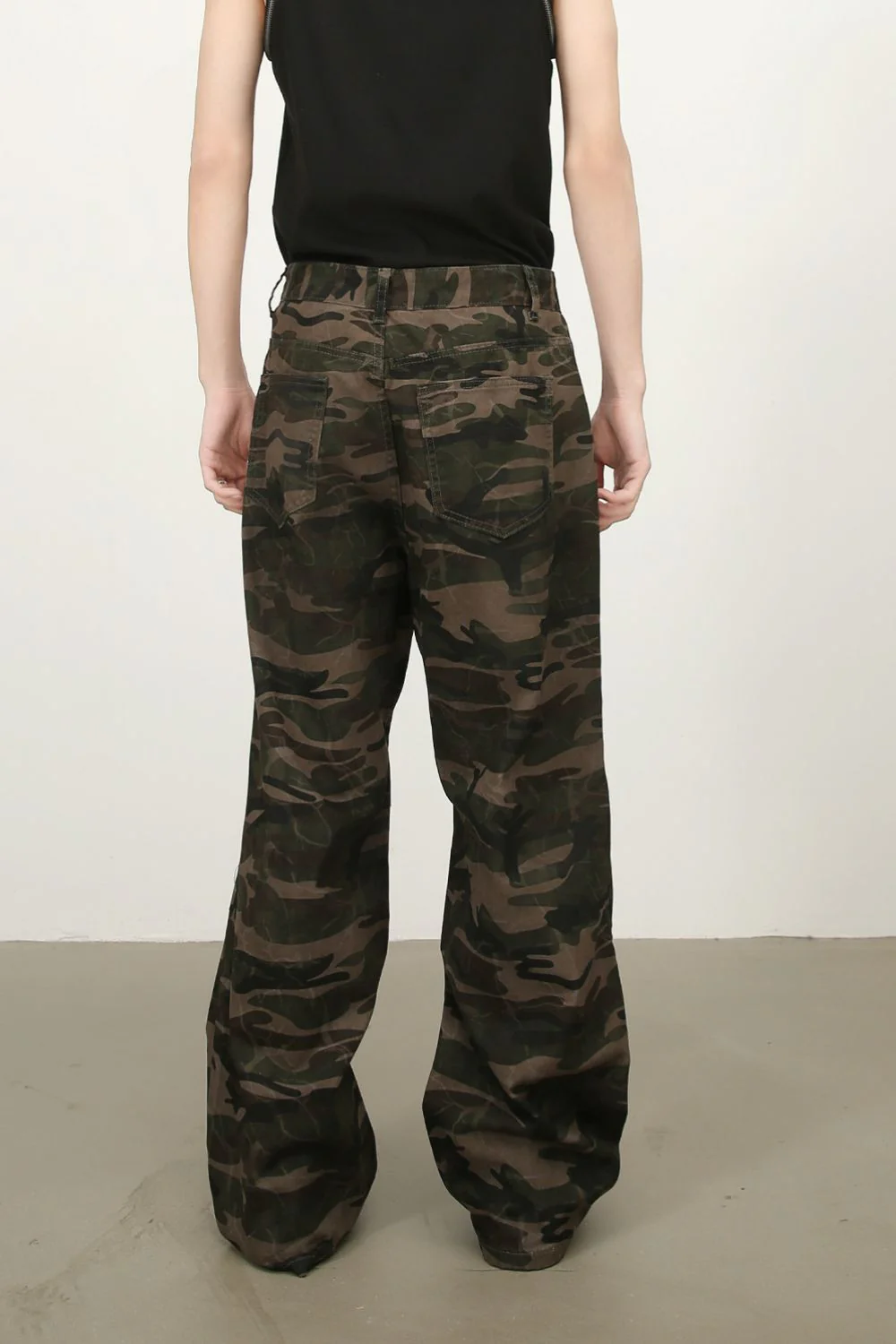 Men's Camouflage Jeans with Pockets - Image 2
