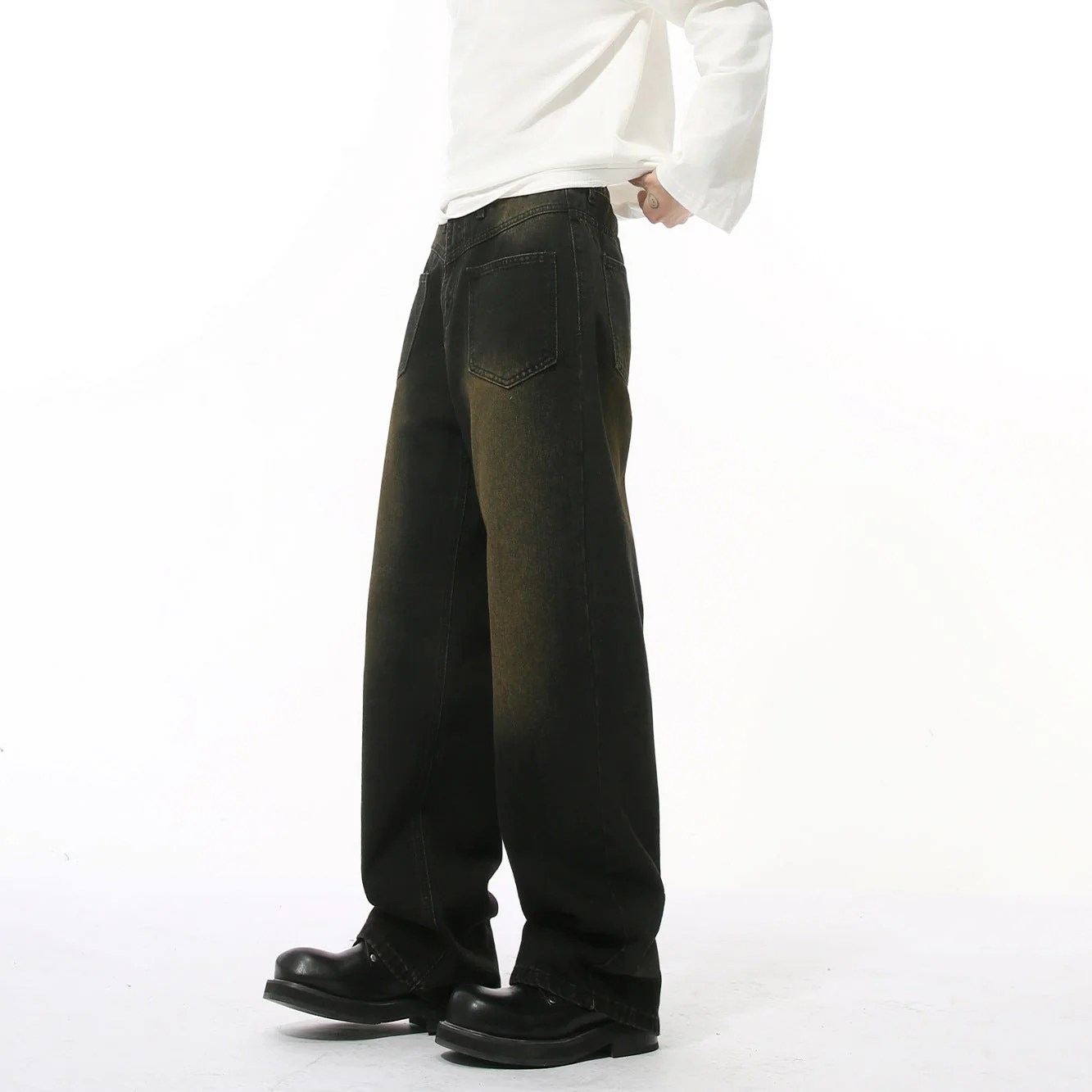 Men's Distressed Backward Jeans - Image 7