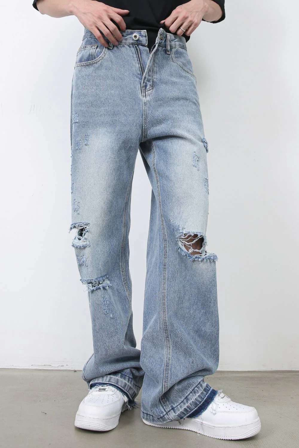 Men's Distressed Baggy Jeans - Image 4