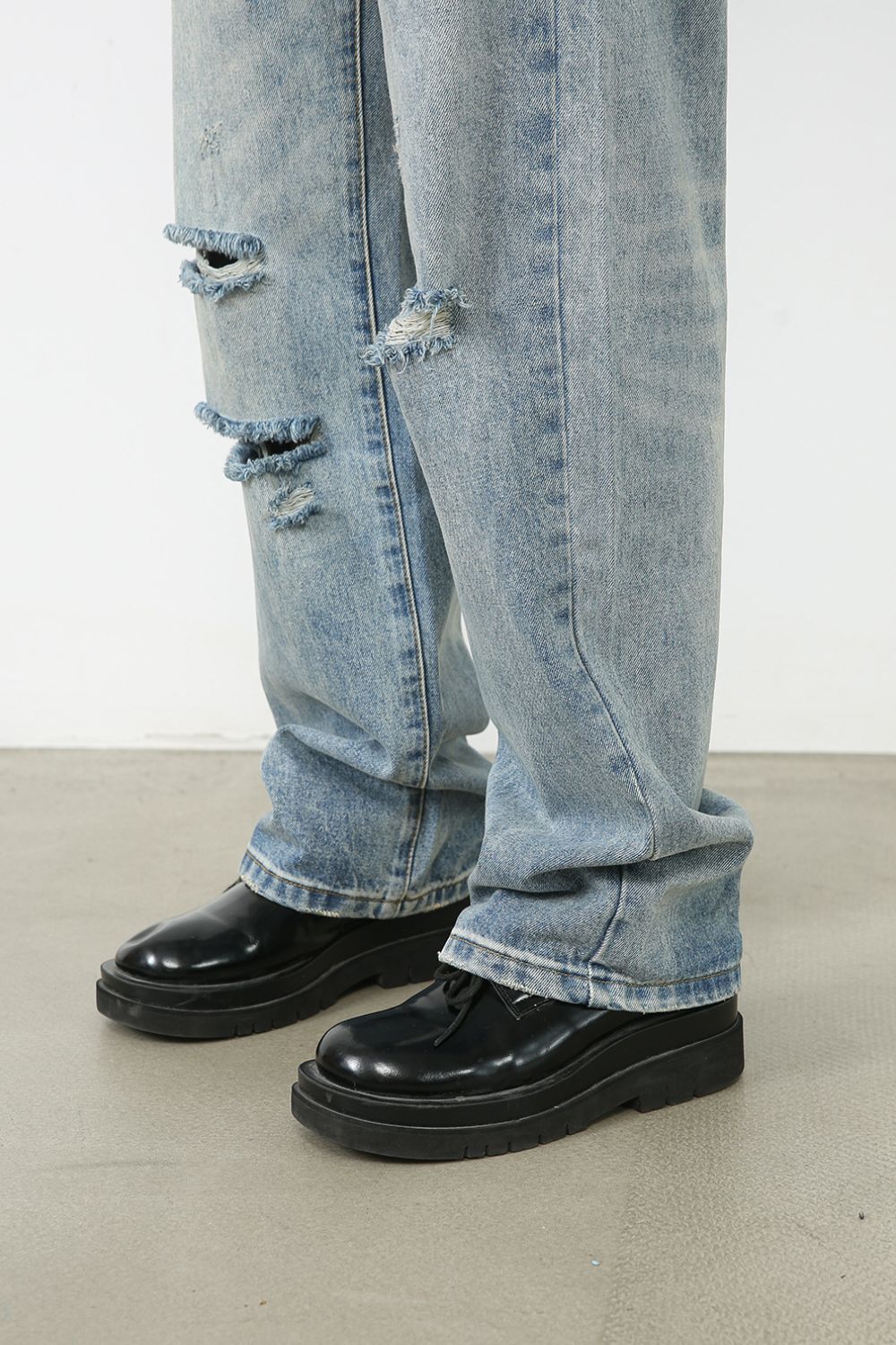 Men's Distressed Jeans with Pockets - Image 4