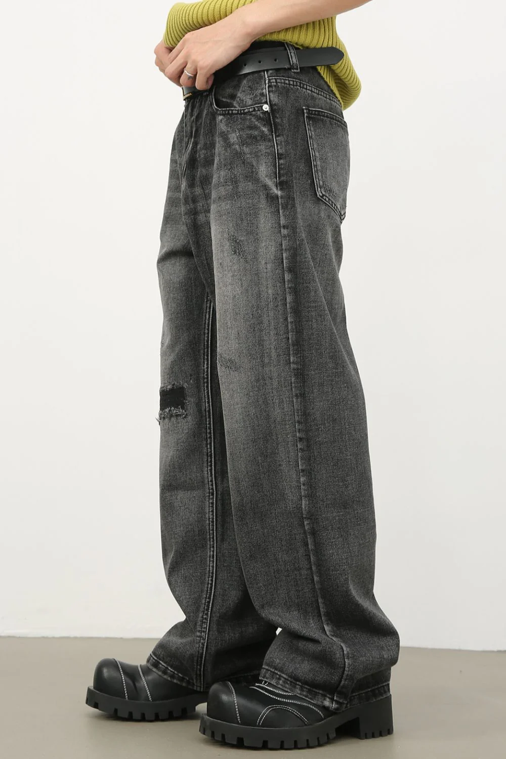 Men's Distressed Jeans with Pockets - Image 4