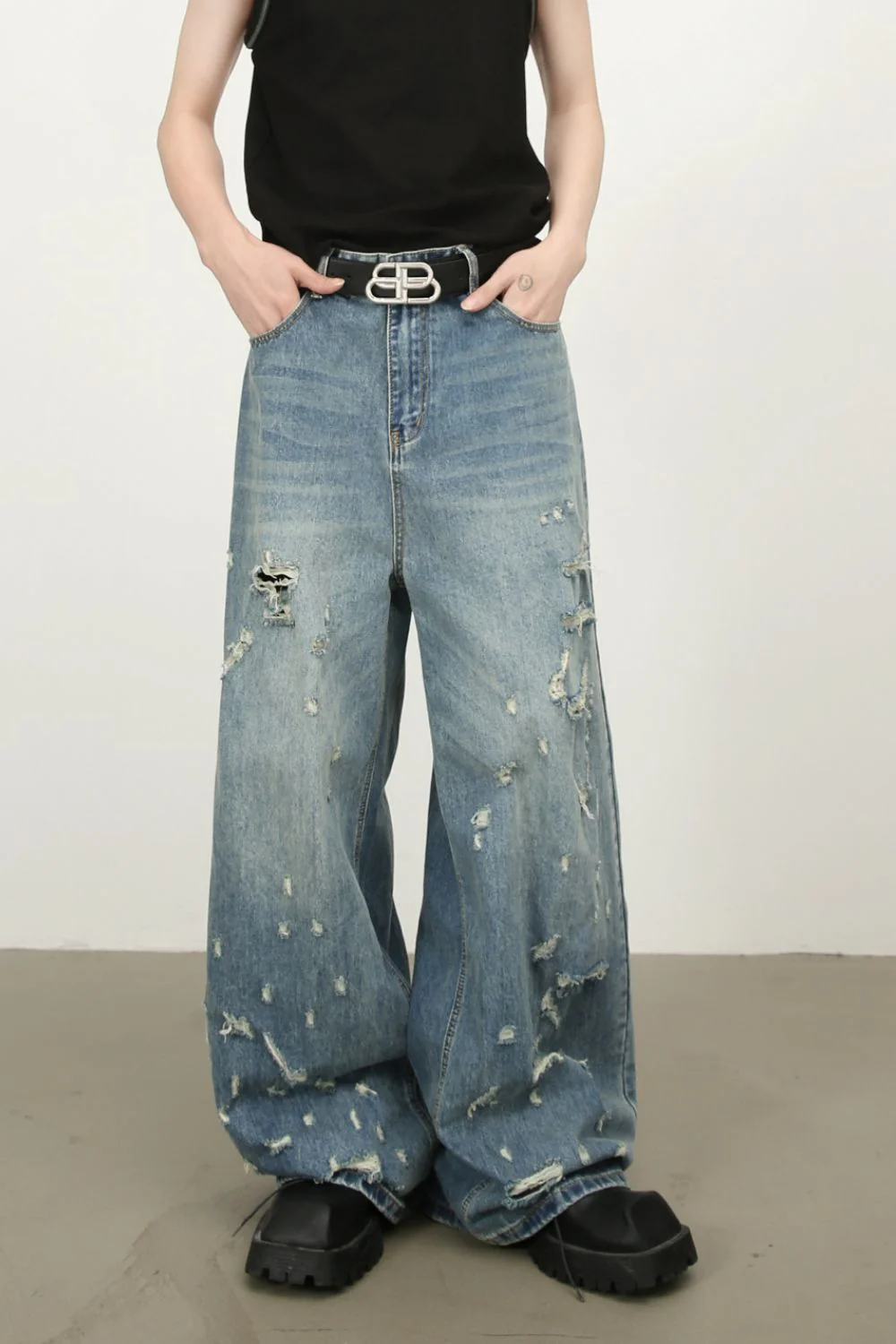 Men's Distressed Wide Leg Jeans - Image 2